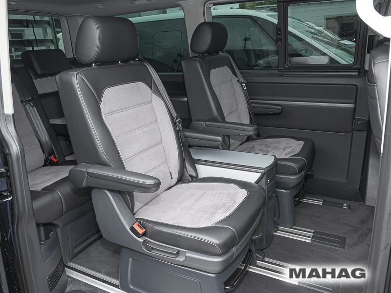 Fahrzeugabbildung Volkswagen T6.1 Multivan Highline 2.0 TDI DSG