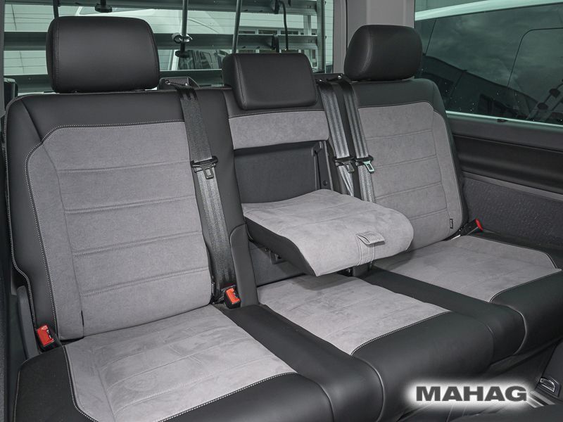 Fahrzeugabbildung Volkswagen T6.1 Multivan Highline 2.0 TDI DSG