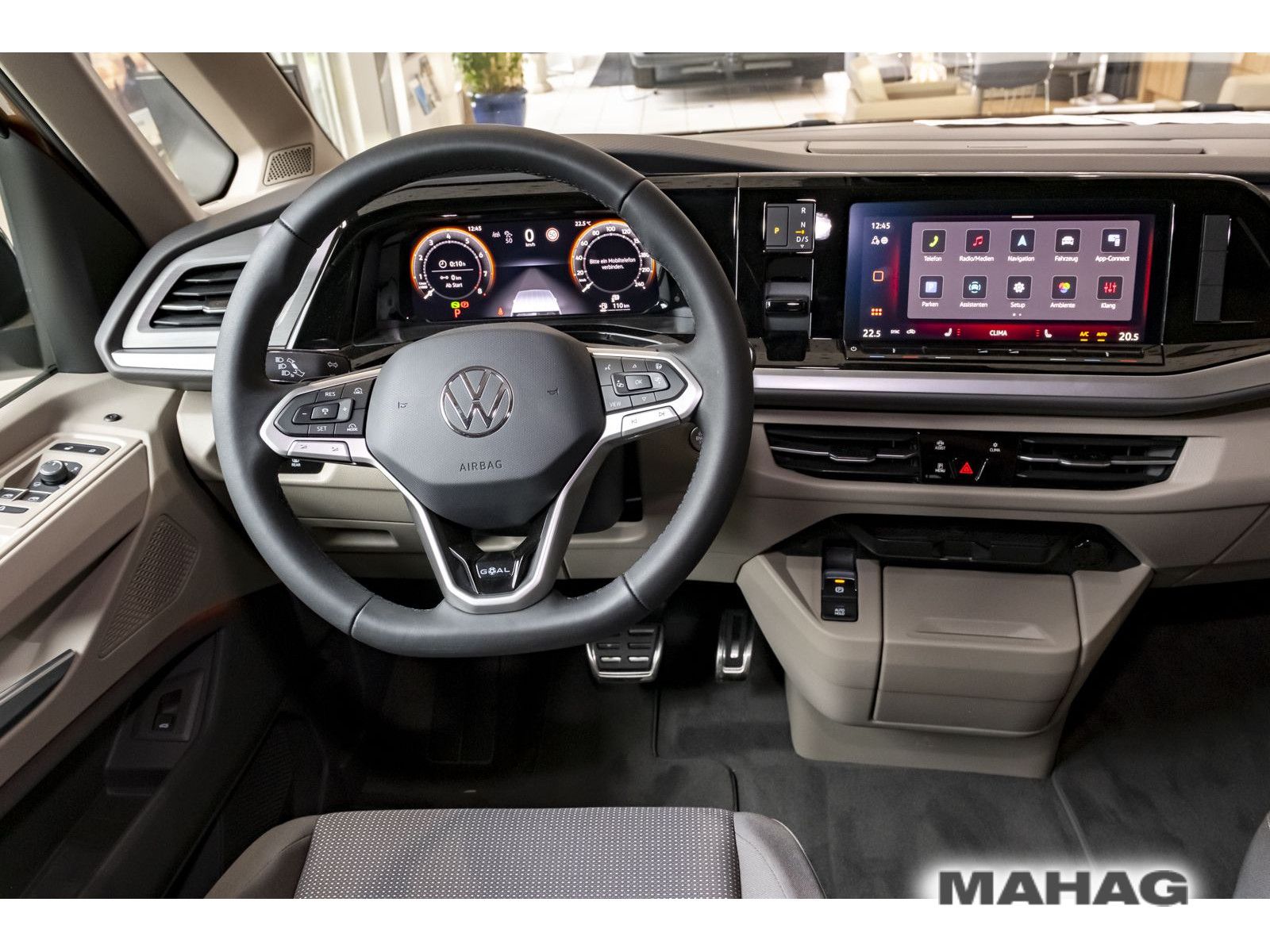 Fahrzeugabbildung Volkswagen Multivan Life 2,0l 150kW TSI DSG kurzer Überhang