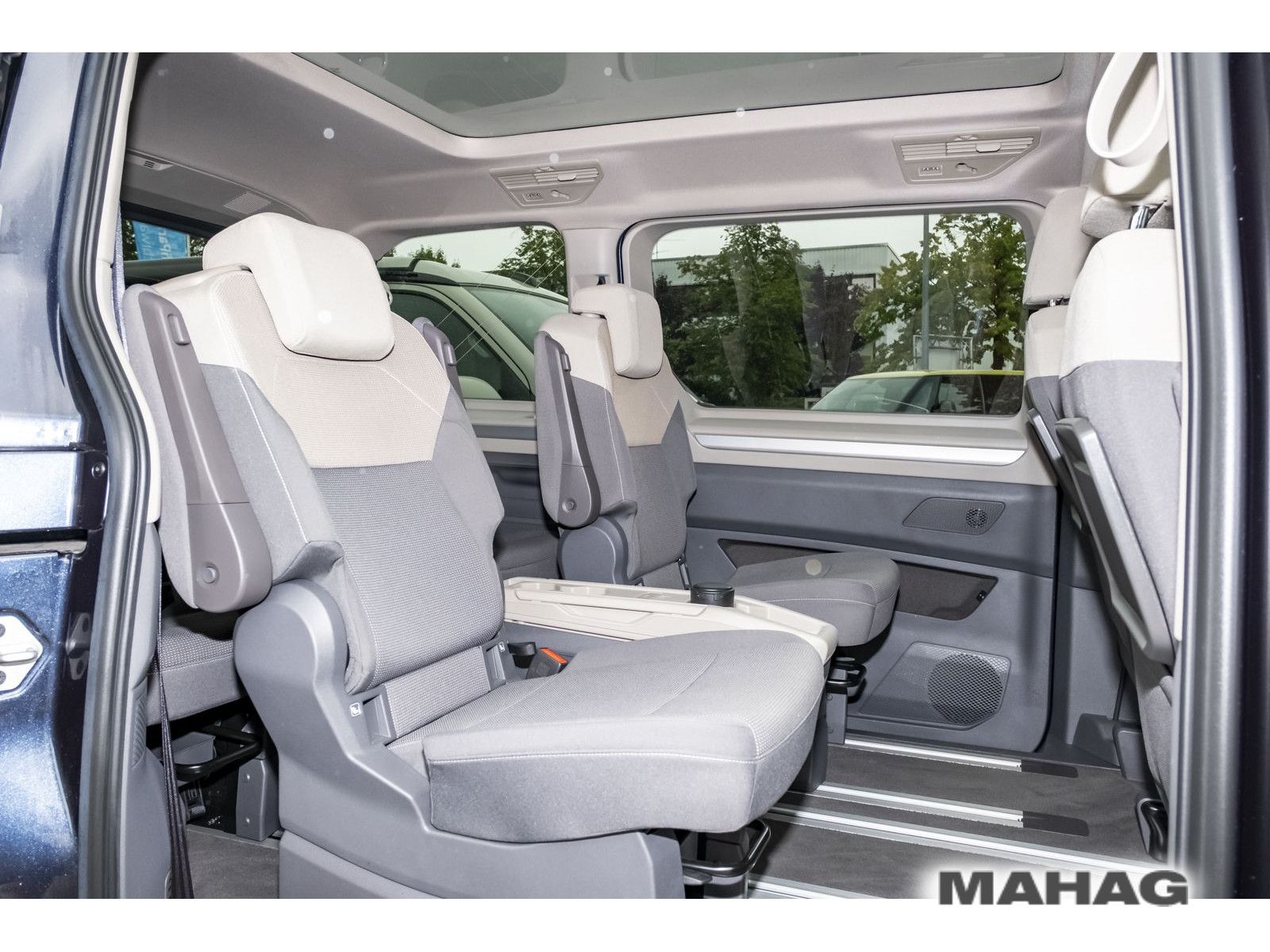 Fahrzeugabbildung Volkswagen T7 Multivan Life