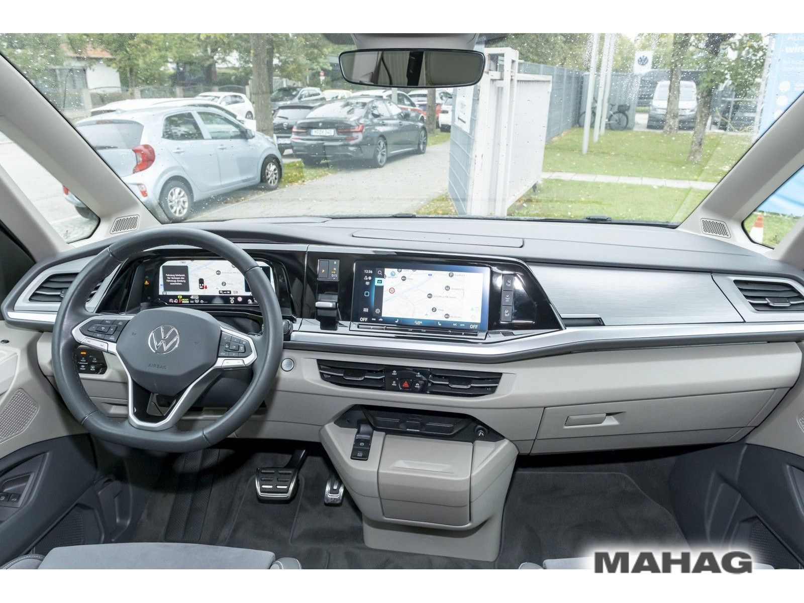Fahrzeugabbildung Volkswagen T7 Multivan Langversion Style