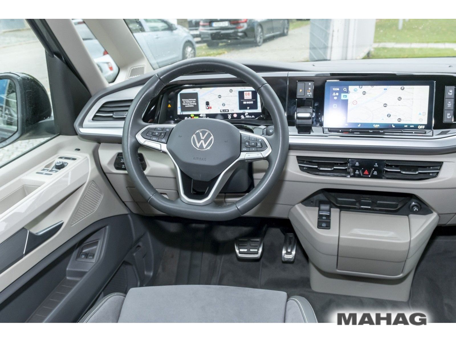 Fahrzeugabbildung Volkswagen T7 Multivan Langversion Style