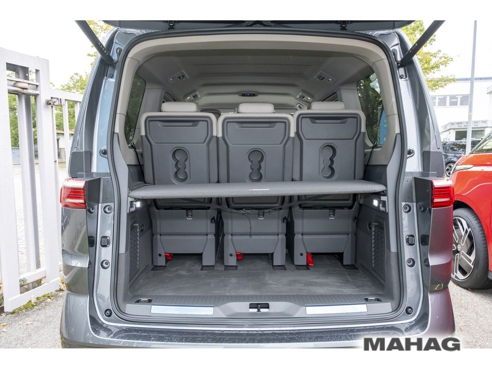 Fahrzeugabbildung Volkswagen T7 Multivan Langversion Style