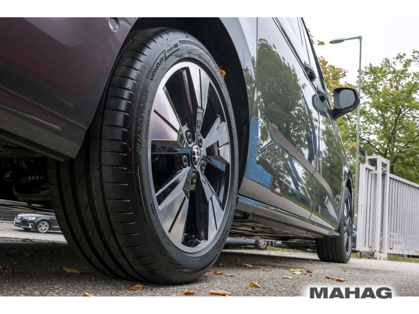 Fahrzeugabbildung Volkswagen T7 Multivan Langversion Style