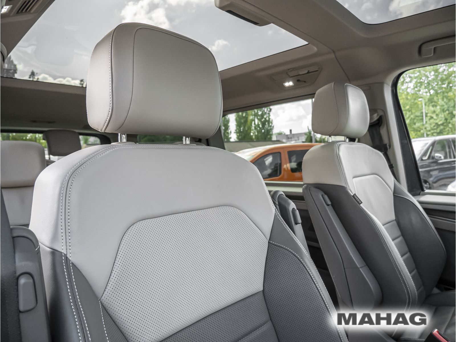 Fahrzeugabbildung Volkswagen T7 Multivan Style 2,0 l 150 kW TSI OPF 7-Gang-DS