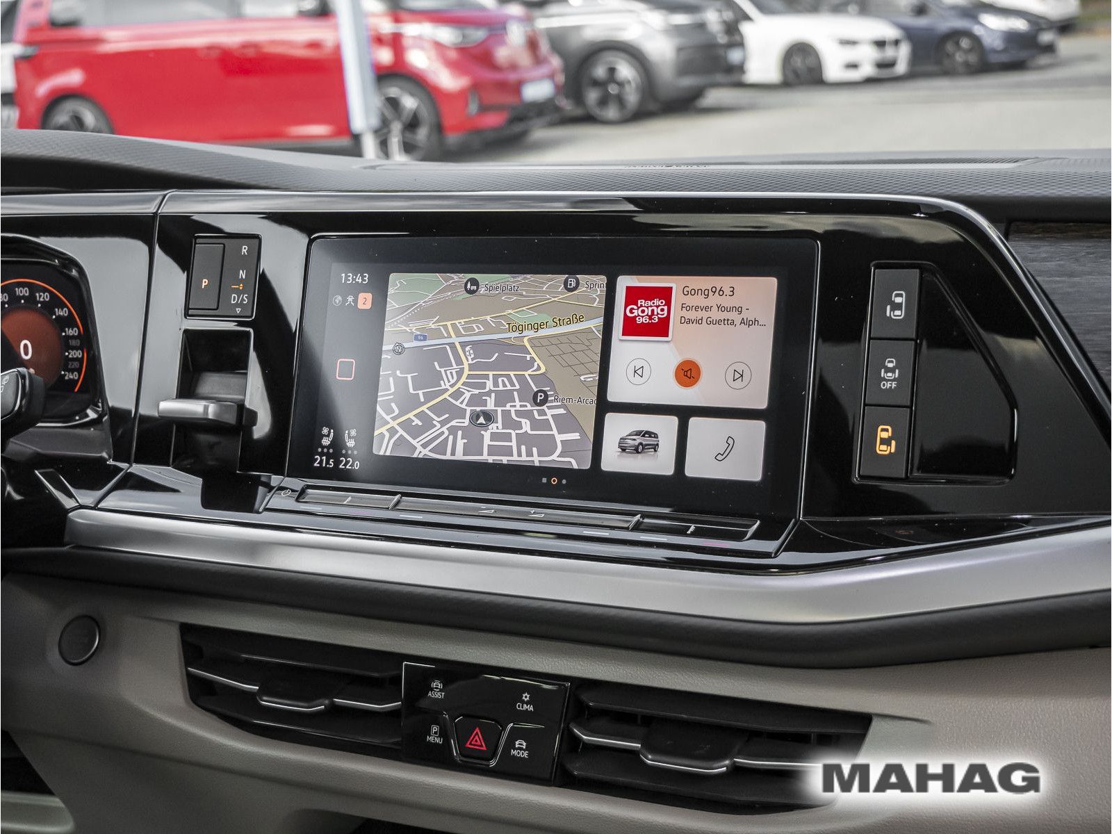 Fahrzeugabbildung Volkswagen T7 Multivan Style 2,0 l 150 kW TSI OPF 7-Gang-DS