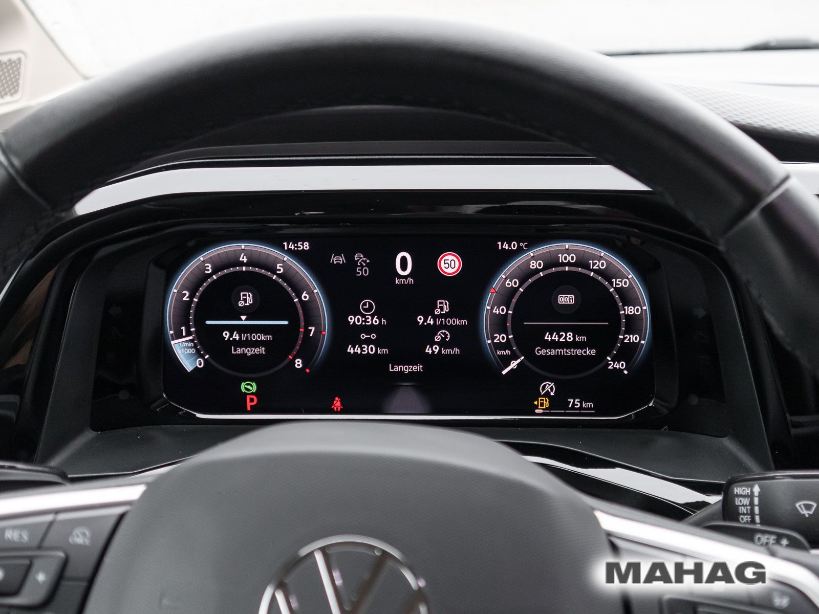 Fahrzeugabbildung Volkswagen T7 Multivan Life 2,0 l 150 kW TSI OPF Front antr