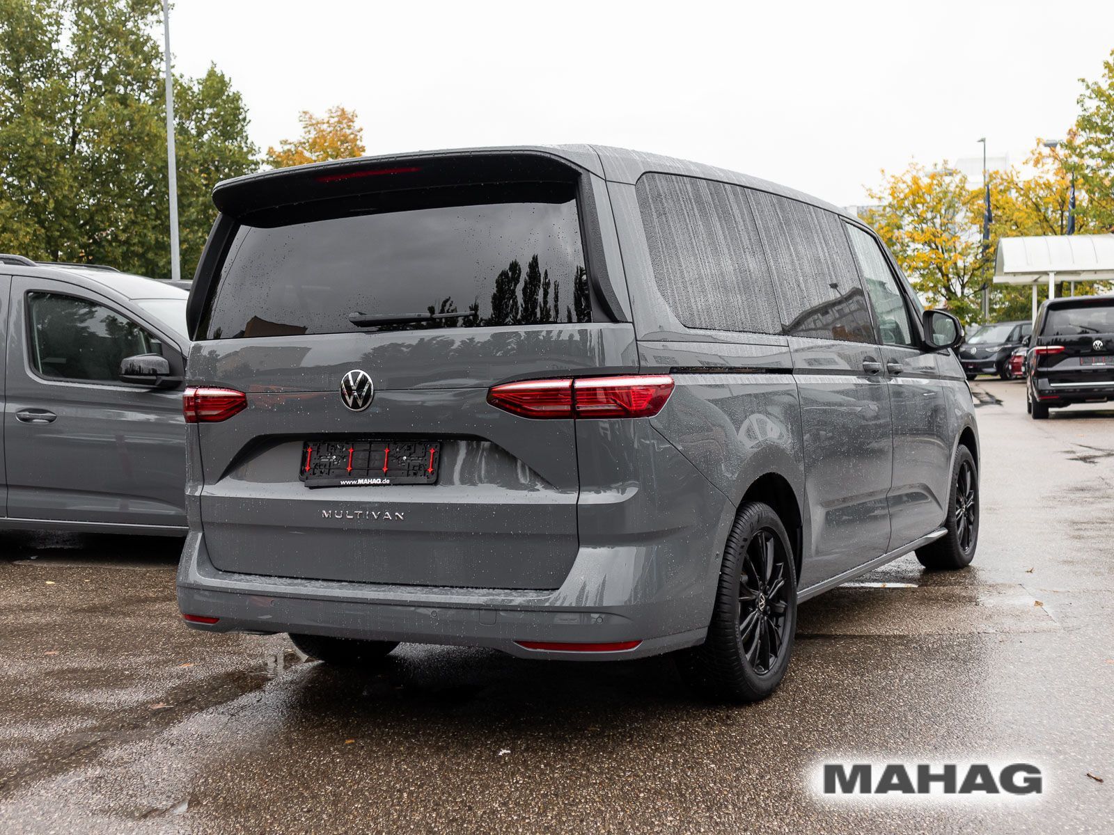 Fahrzeugabbildung Volkswagen T7 Multivan Life 2,0 l 150 kW TSI OPF Front antr