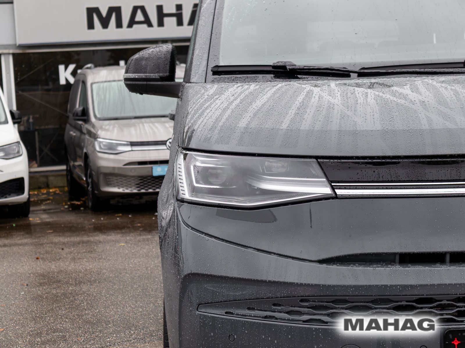 Fahrzeugabbildung Volkswagen T7 Multivan Life 2,0 l 150 kW TSI OPF Front antr