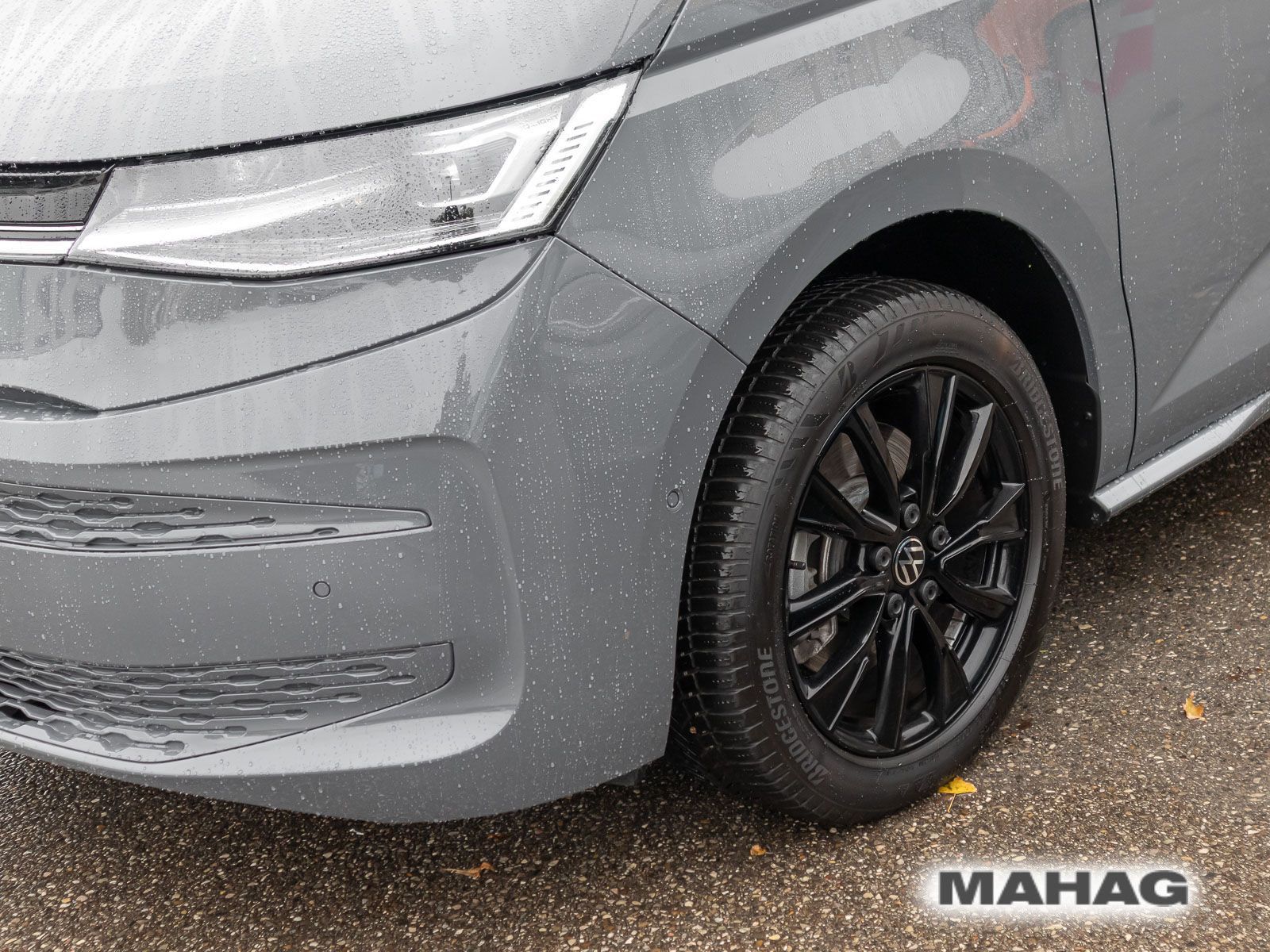 Fahrzeugabbildung Volkswagen T7 Multivan Life 2,0 l 150 kW TSI OPF Front antr