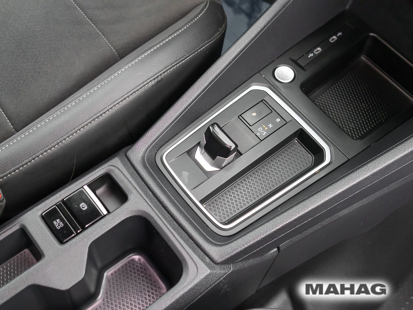Fahrzeugabbildung Volkswagen Caddy Style 5-Sitzer 1,5 l 84 kW TSI EU6 Frontan