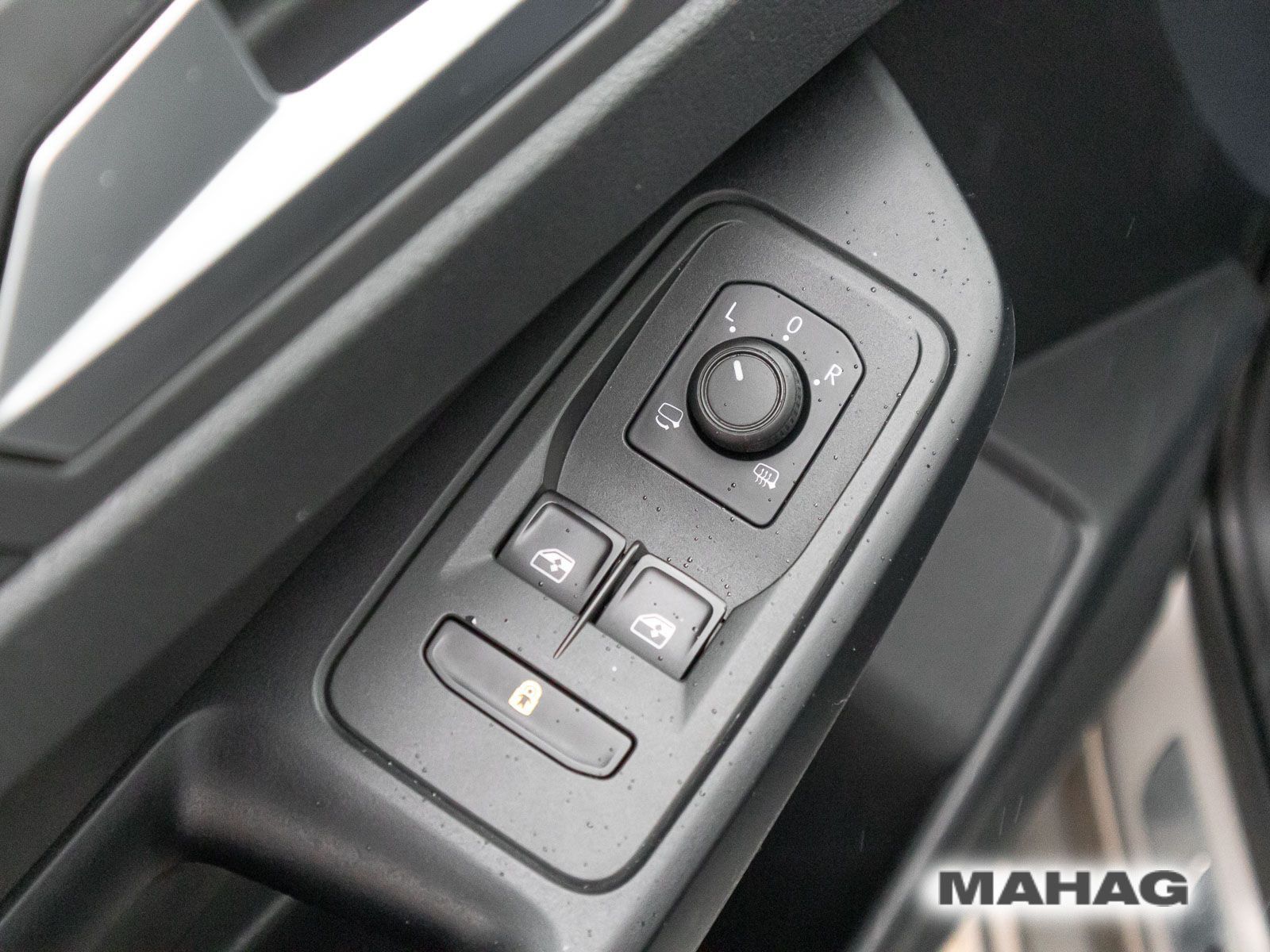 Fahrzeugabbildung Volkswagen Caddy Style 5-Sitzer 1,5 l 84 kW TSI EU6 Frontan