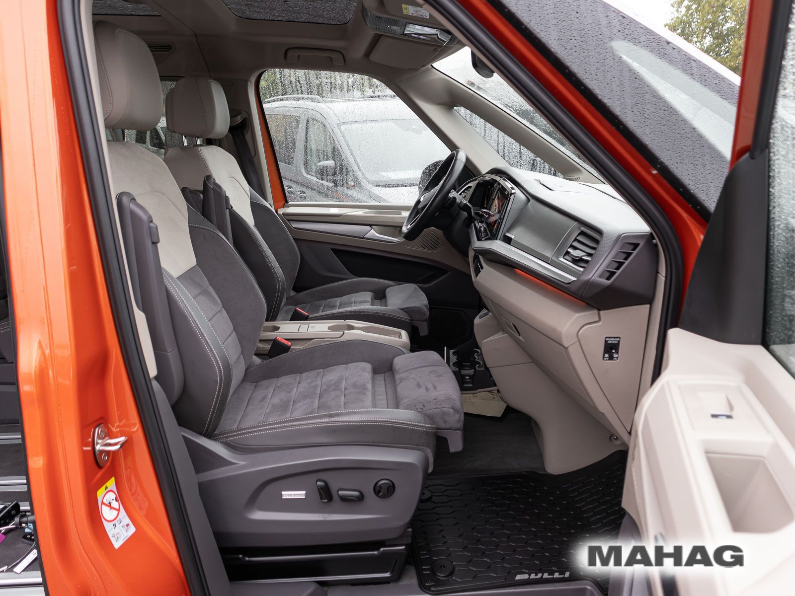 Fahrzeugabbildung Volkswagen T7 Multivan Life 1,4 l 110 kW eHybrid OPF 6-Gang