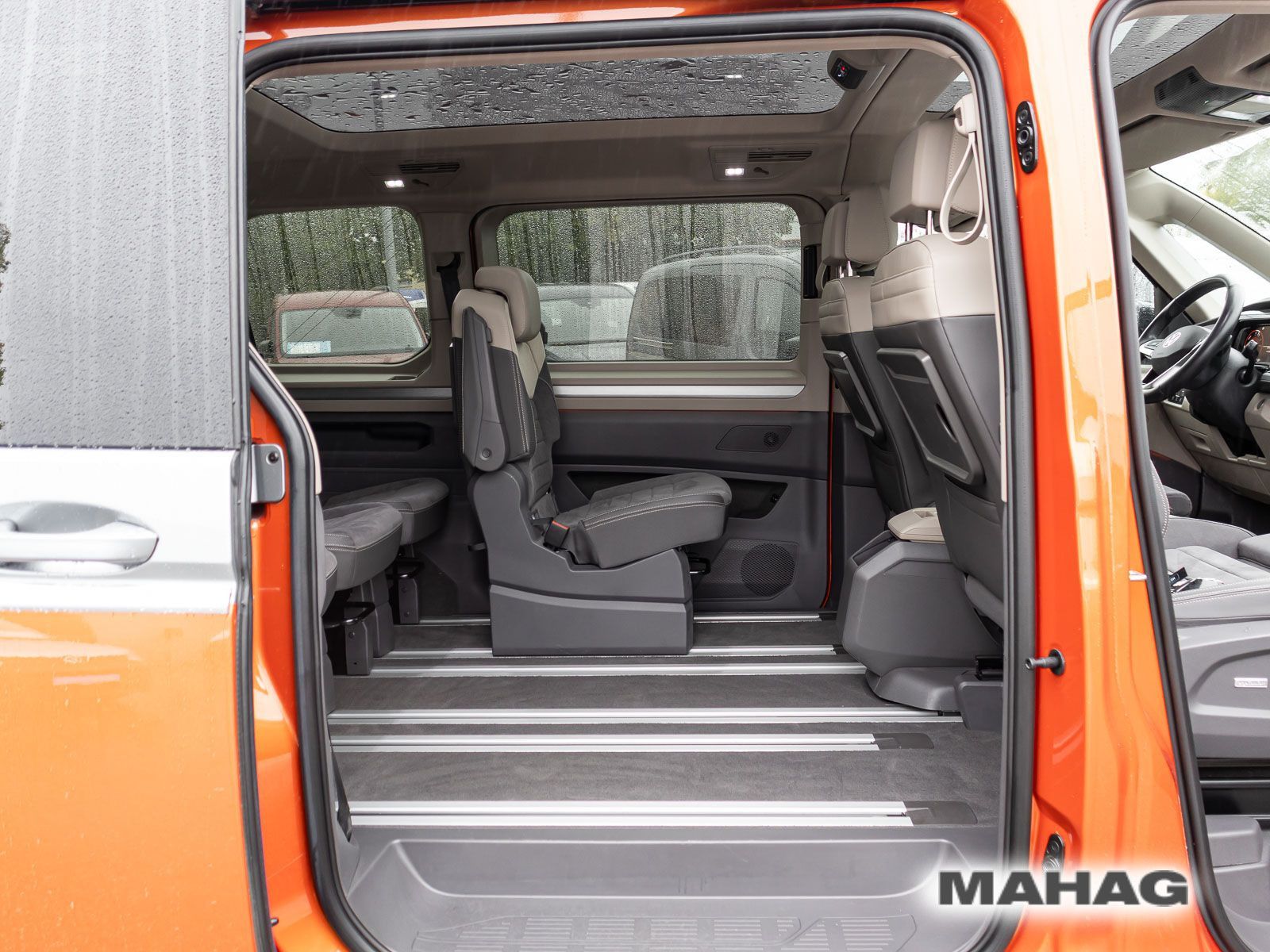 Fahrzeugabbildung Volkswagen T7 Multivan Life 1,4 l 110 kW eHybrid OPF 6-Gang