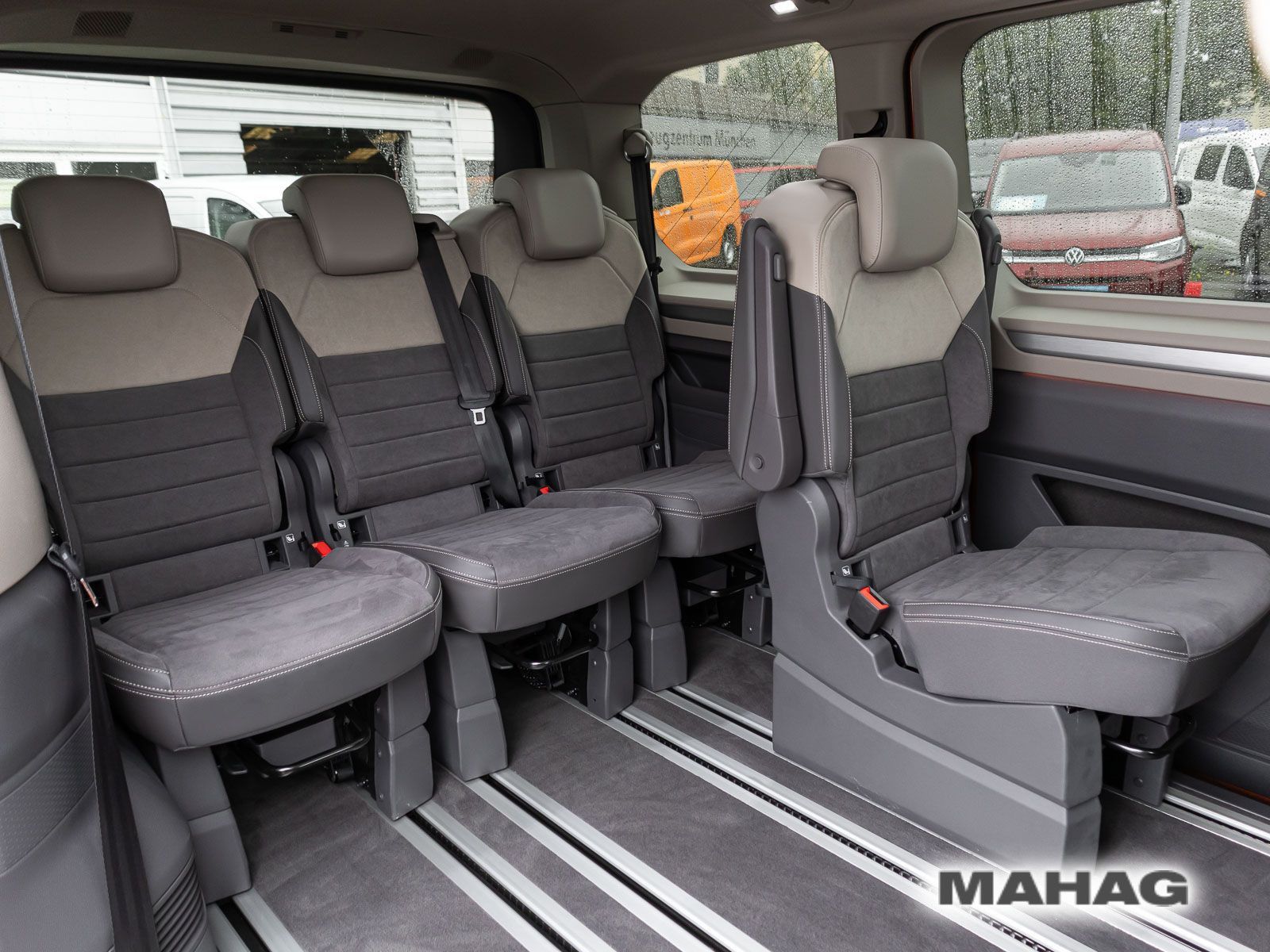Fahrzeugabbildung Volkswagen T7 Multivan Life 1,4 l 110 kW eHybrid OPF 6-Gang