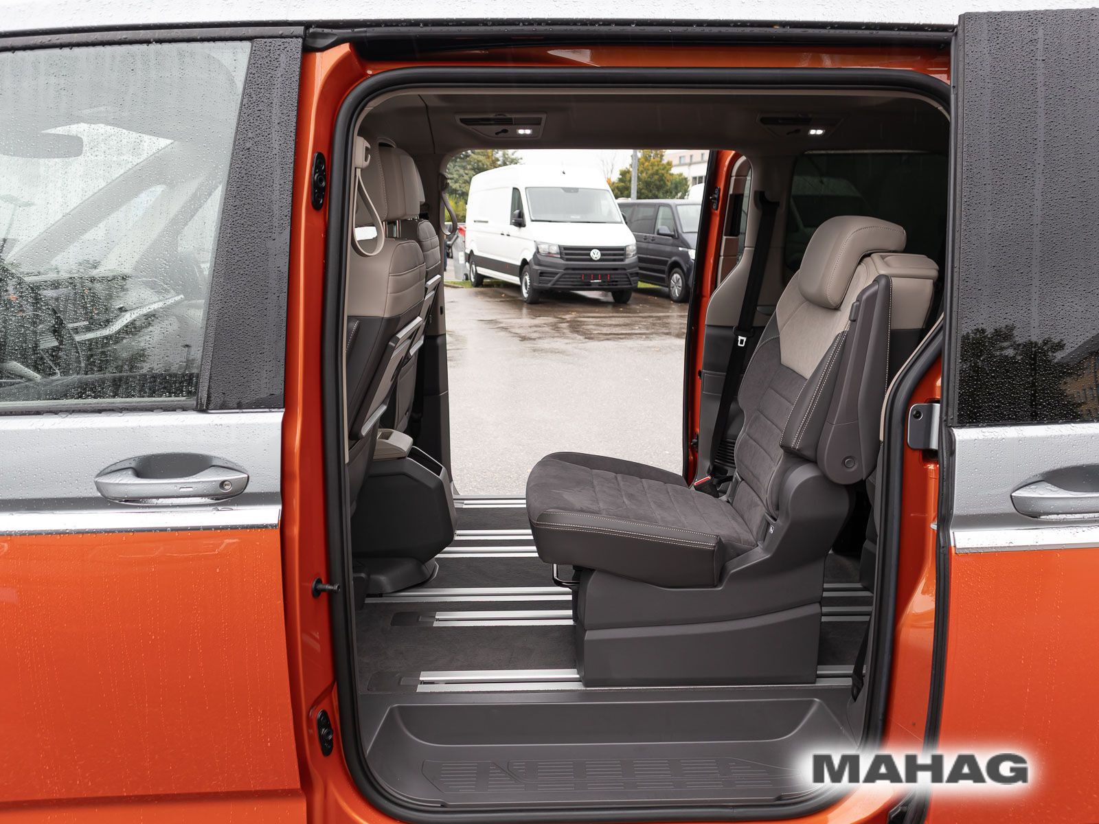 Fahrzeugabbildung Volkswagen T7 Multivan Life 1,4 l 110 kW eHybrid OPF 6-Gang