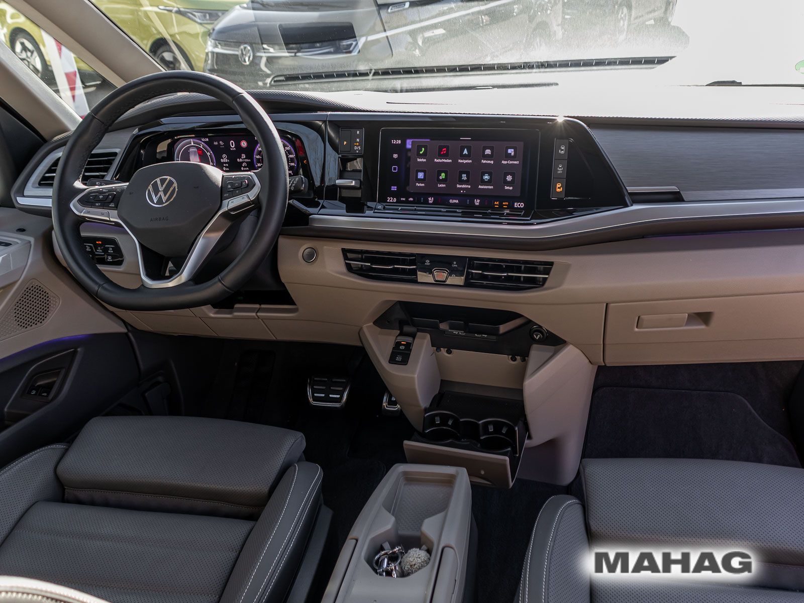 Fahrzeugabbildung Volkswagen Multivan StyleKÜ180Hyb AR