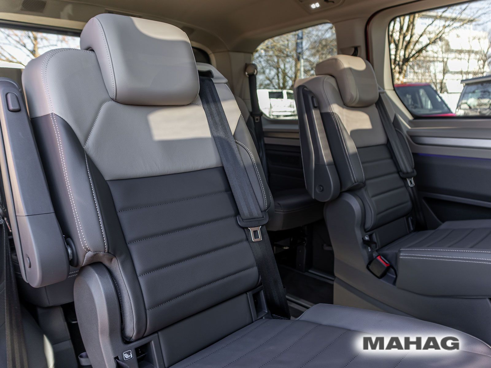 Fahrzeugabbildung Volkswagen Multivan StyleKÜ180Hyb AR