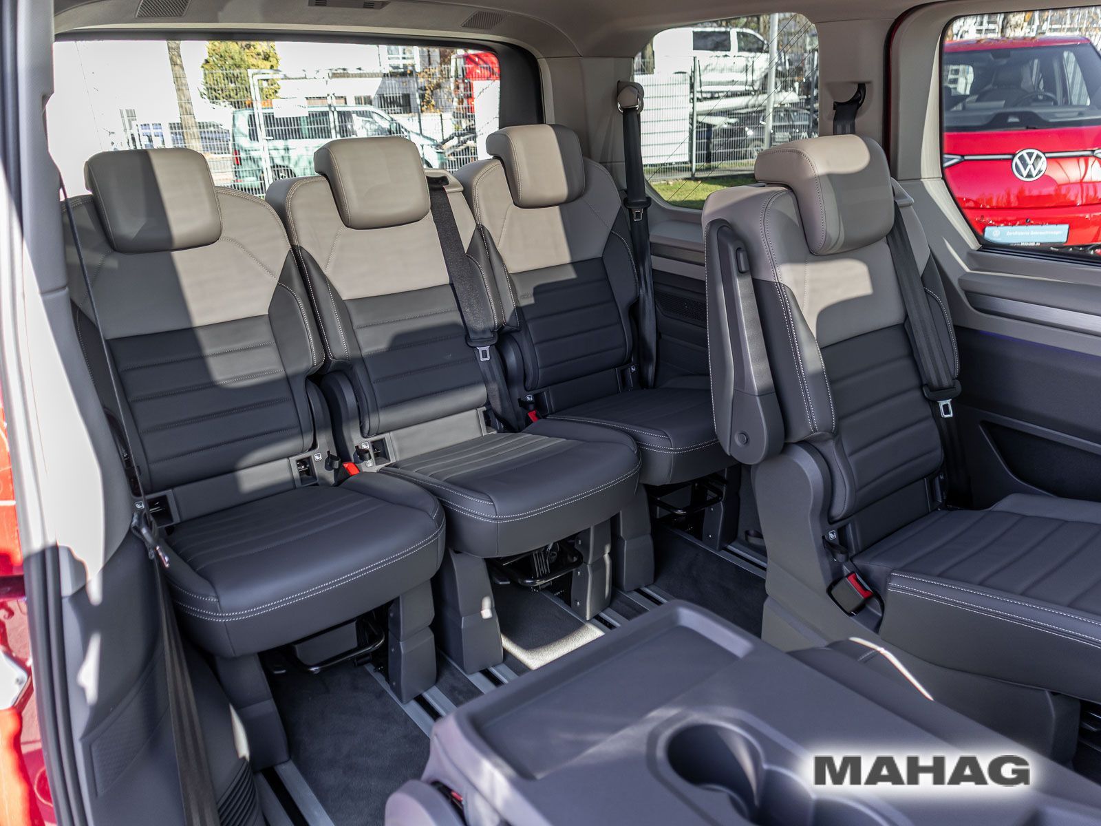 Fahrzeugabbildung Volkswagen Multivan StyleKÜ180Hyb AR