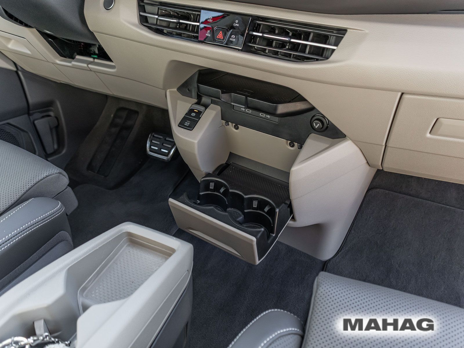 Fahrzeugabbildung Volkswagen Multivan StyleKÜ180Hyb AR