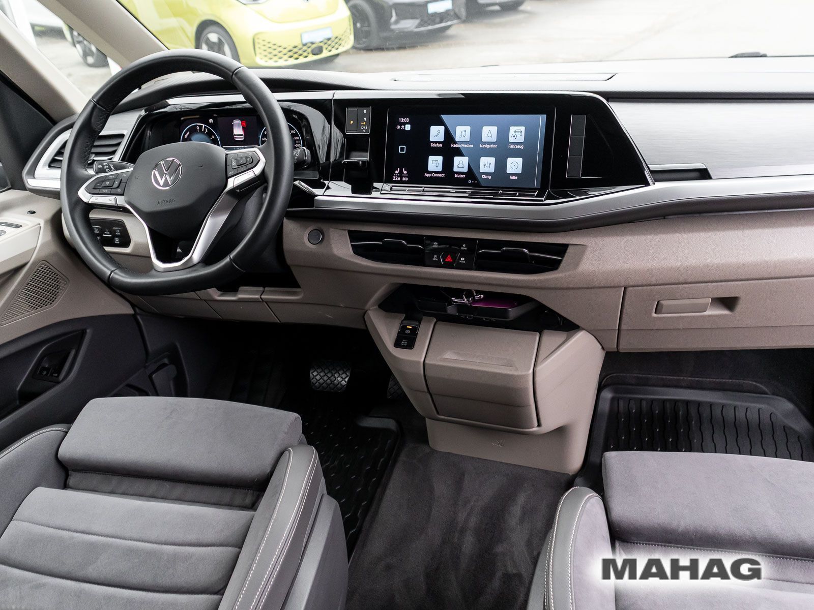 Fahrzeugabbildung Volkswagen Multivan Life 1,4 l 110 kW eHybrid OPF 6-Gang-DS