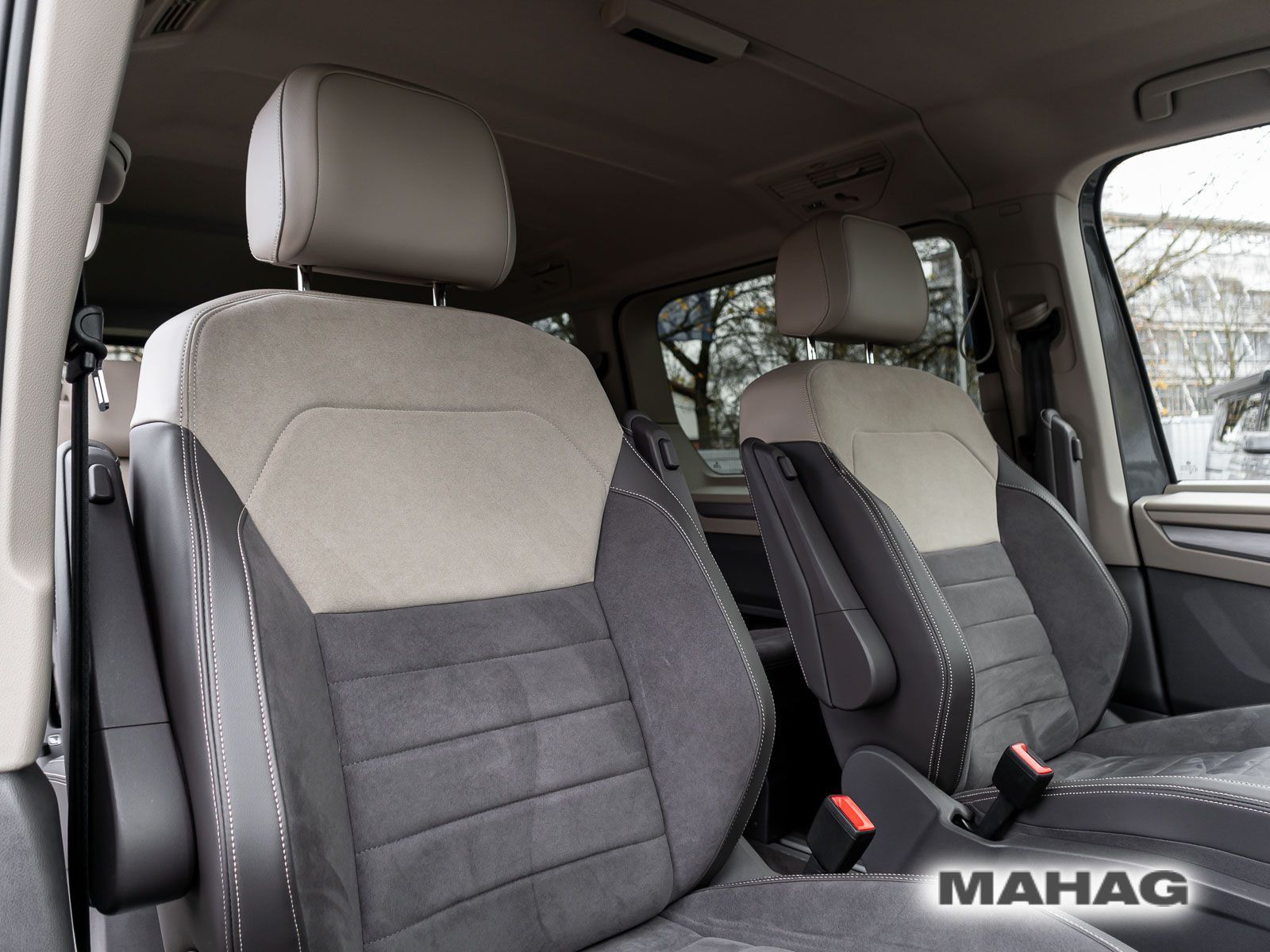 Fahrzeugabbildung Volkswagen Multivan Life 1,4 l 110 kW eHybrid OPF 6-Gang-DS