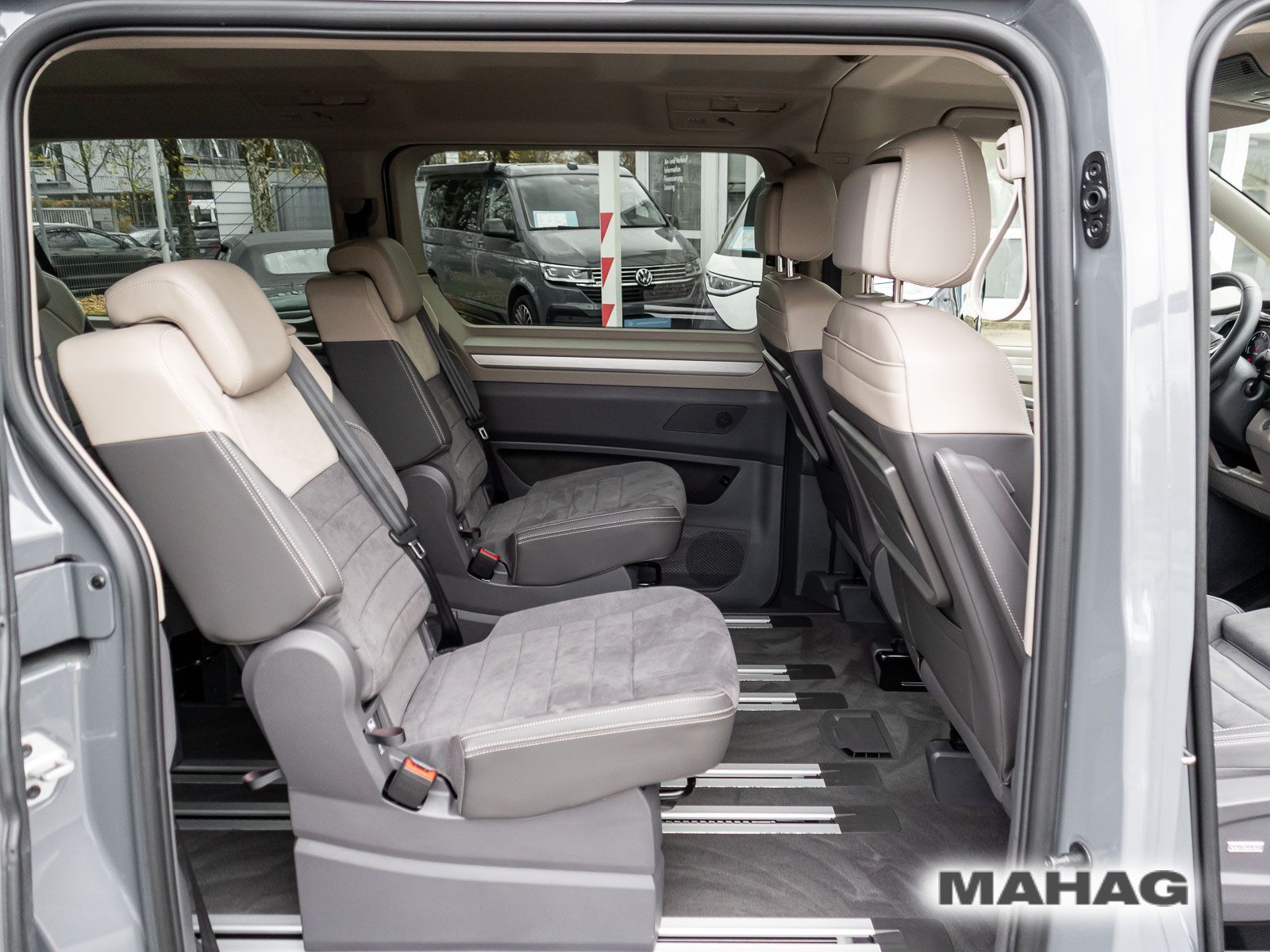 Fahrzeugabbildung Volkswagen Multivan Life 1,4 l 110 kW eHybrid OPF 6-Gang-DS