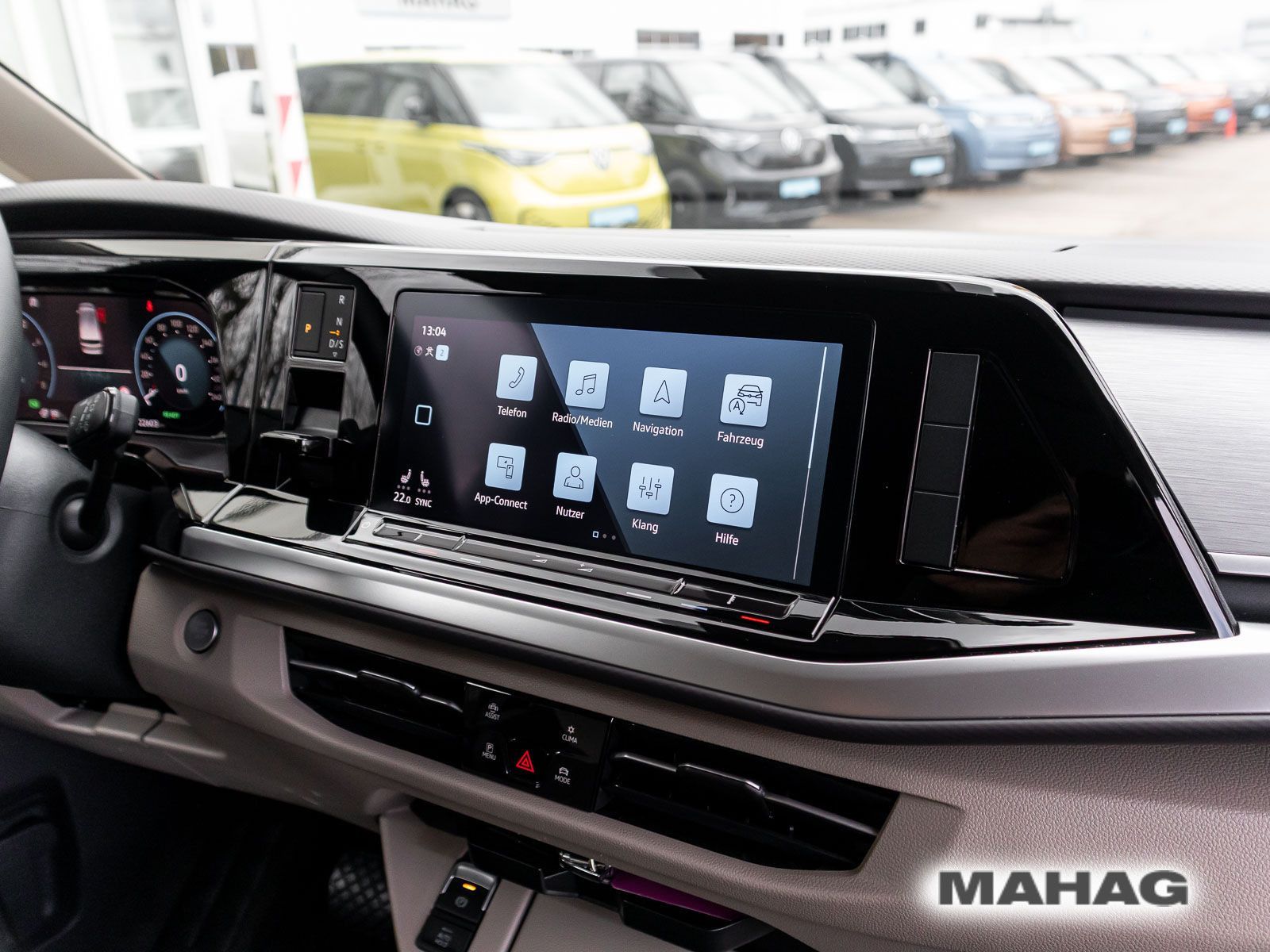 Fahrzeugabbildung Volkswagen Multivan Life 1,4 l 110 kW eHybrid OPF 6-Gang-DS