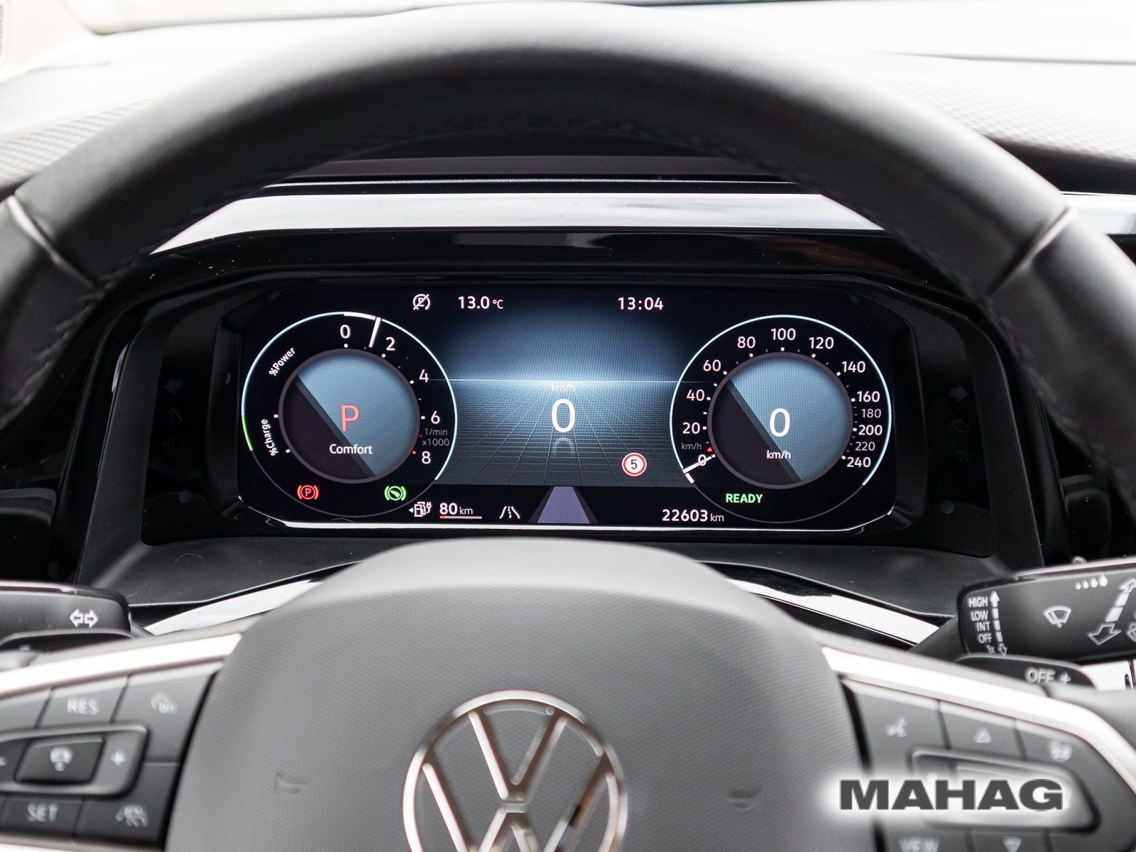 Fahrzeugabbildung Volkswagen Multivan Life 1,4 l 110 kW eHybrid OPF 6-Gang-DS