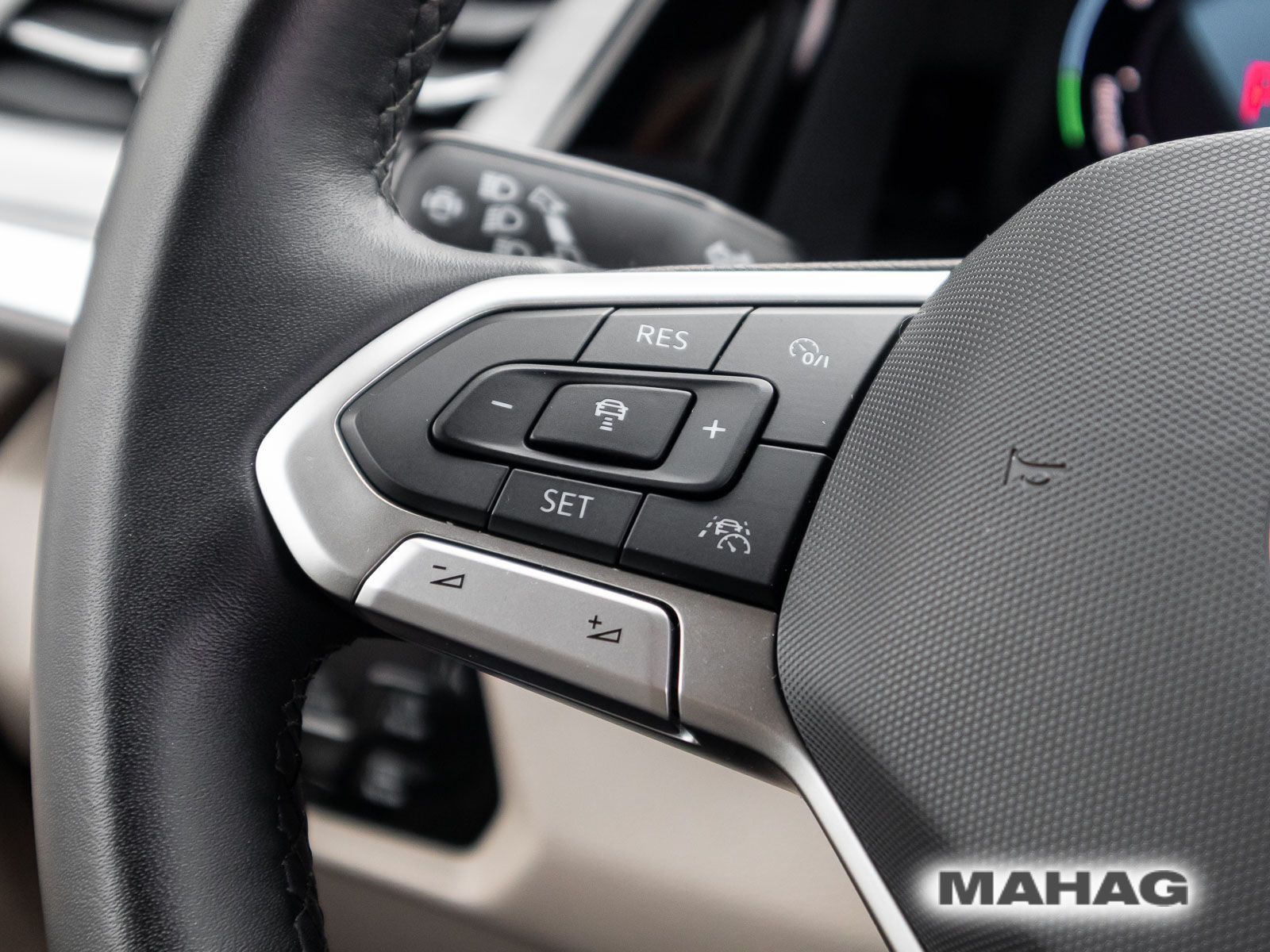 Fahrzeugabbildung Volkswagen Multivan Life 1,4 l 110 kW eHybrid OPF 6-Gang-DS