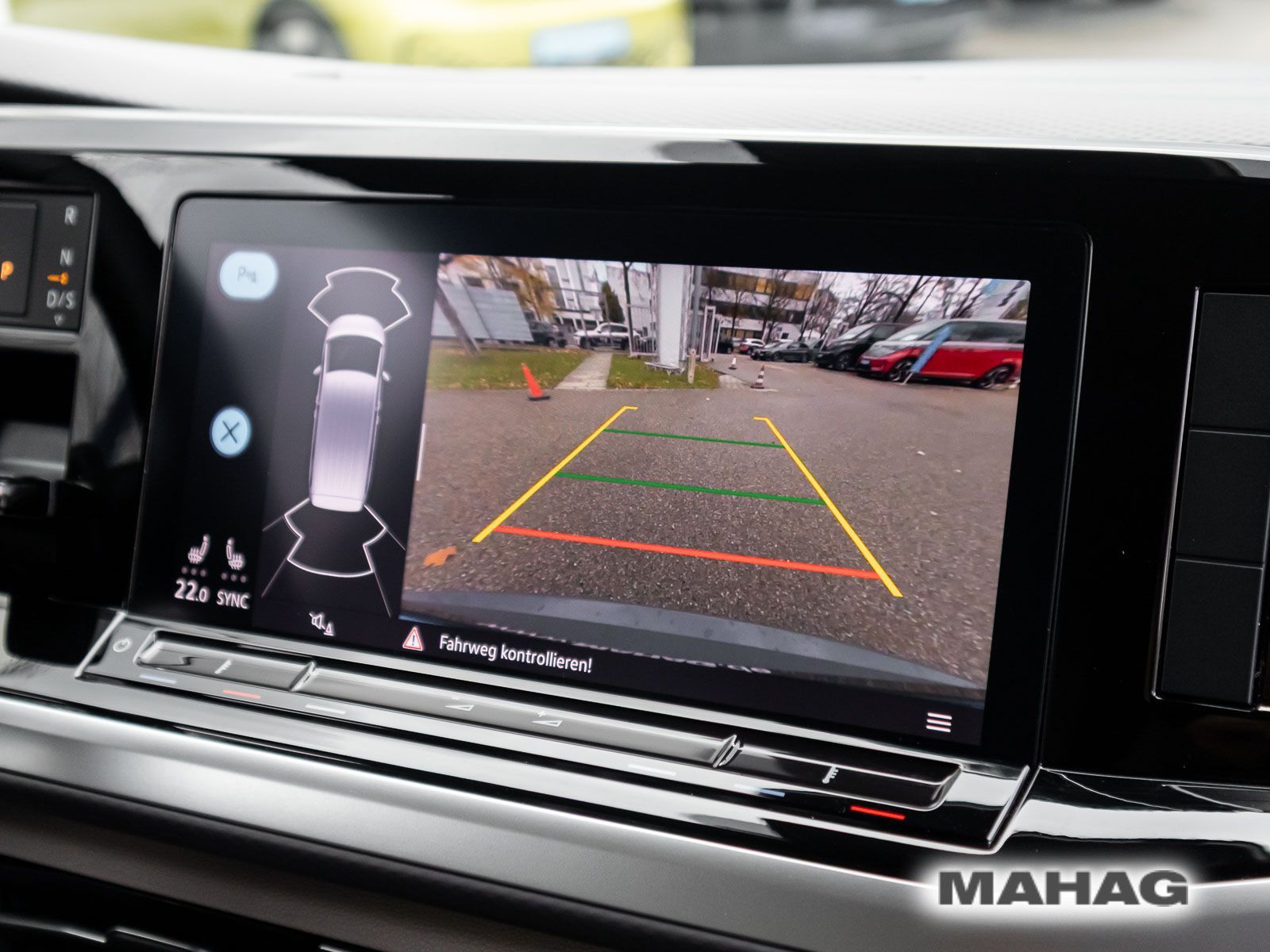 Fahrzeugabbildung Volkswagen Multivan Life 1,4 l 110 kW eHybrid OPF 6-Gang-DS