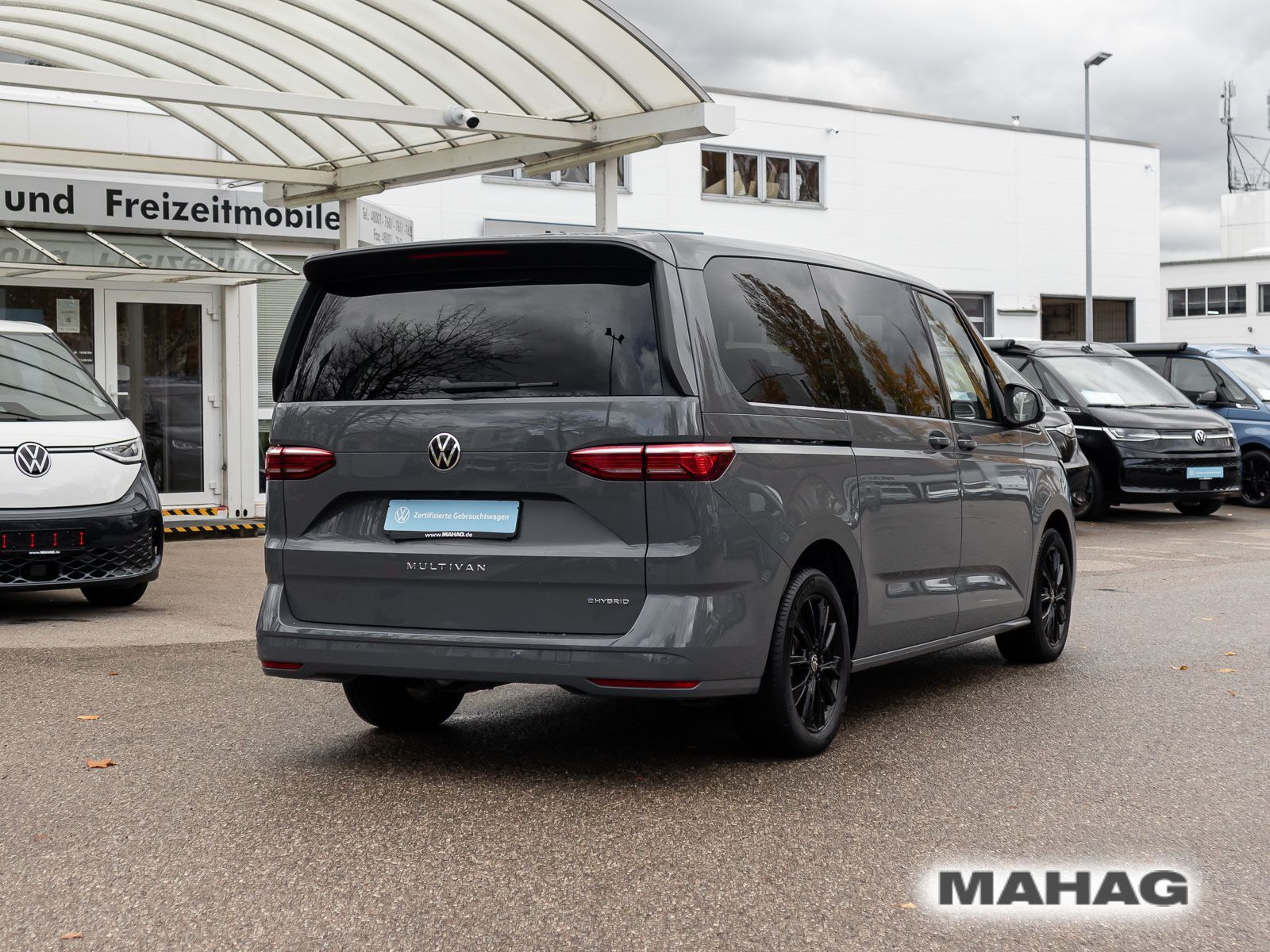 Fahrzeugabbildung Volkswagen Multivan Life 1,4 l 110 kW eHybrid OPF 6-Gang-DS