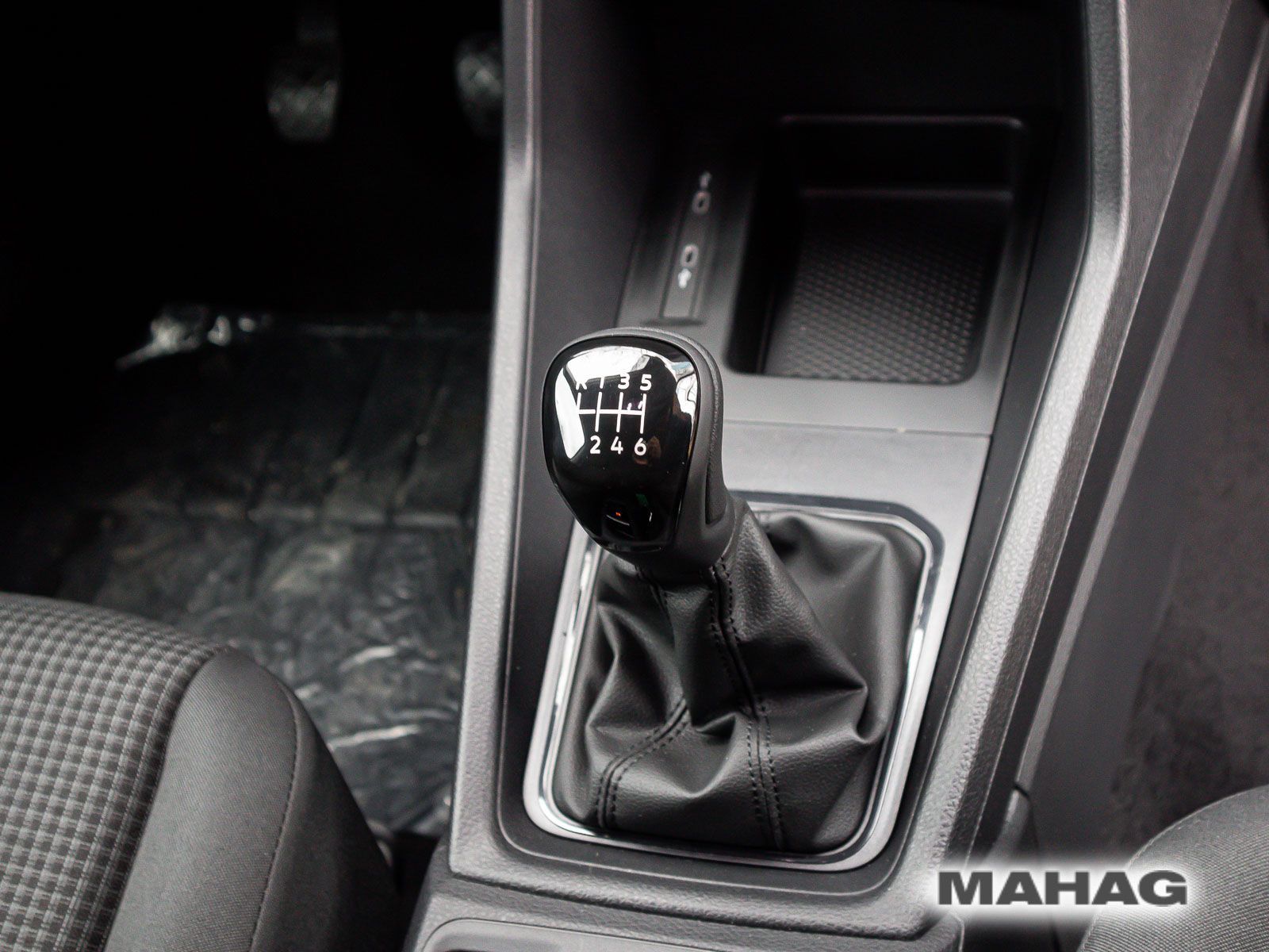 Fahrzeugabbildung Volkswagen Caddy Cargo 2,0l TDI 75 kW 6-Gang-Schaltgetriebe