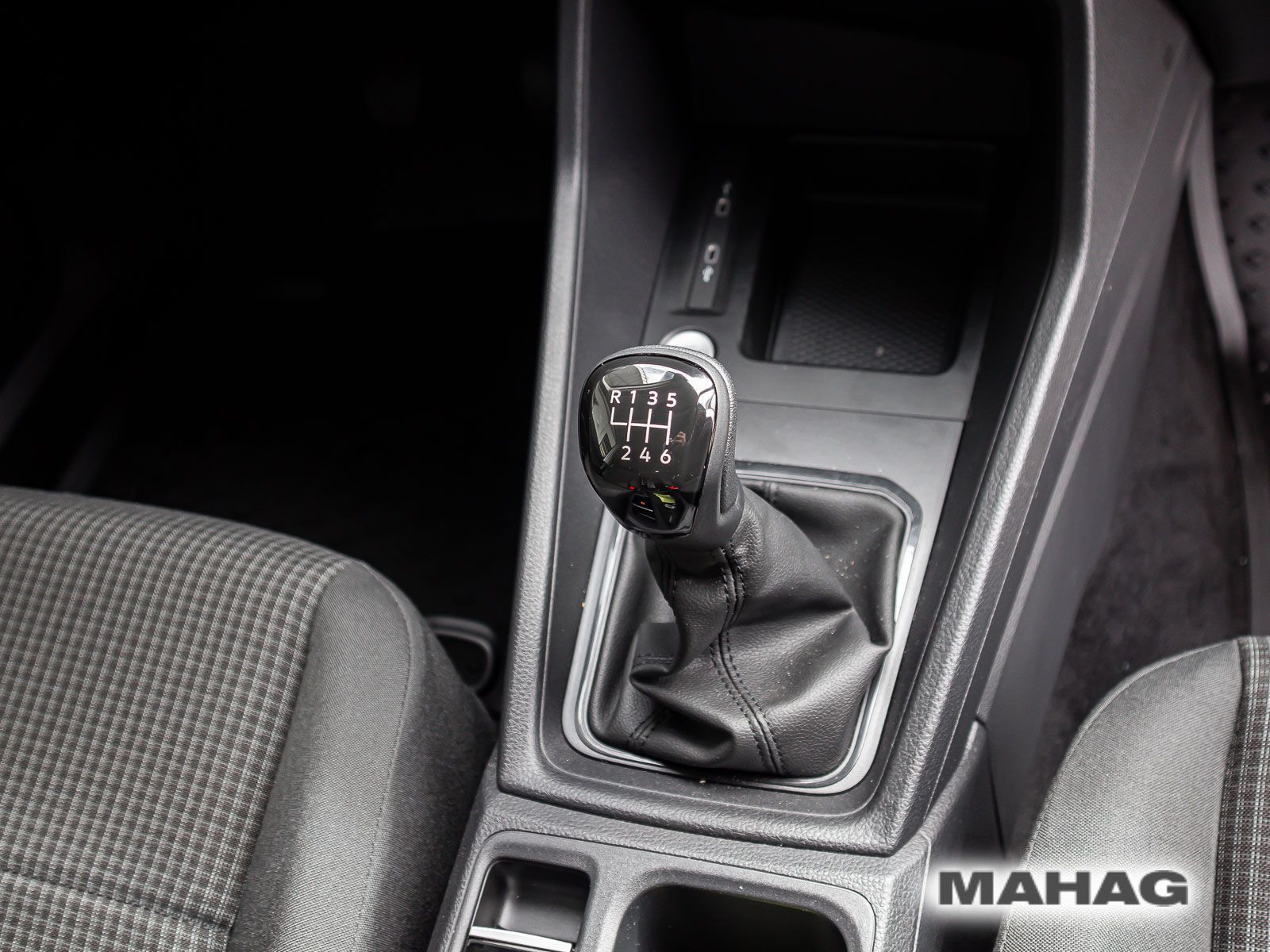 Fahrzeugabbildung Volkswagen Caddy Cargo Maxi 2,0l TDI 75 kW 6-Gang-Schaltget