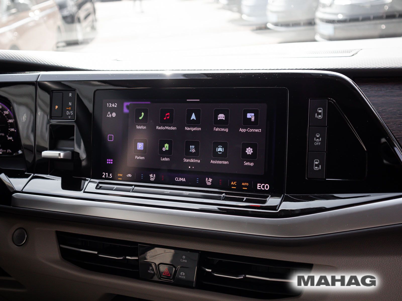 Fahrzeugabbildung Volkswagen Multivan Langversion Style