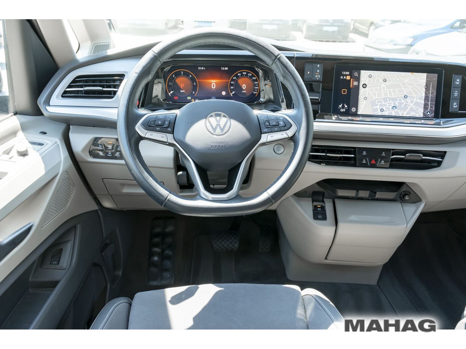 Fahrzeugabbildung Volkswagen T7 Multivan Life Langer Überhang TDI