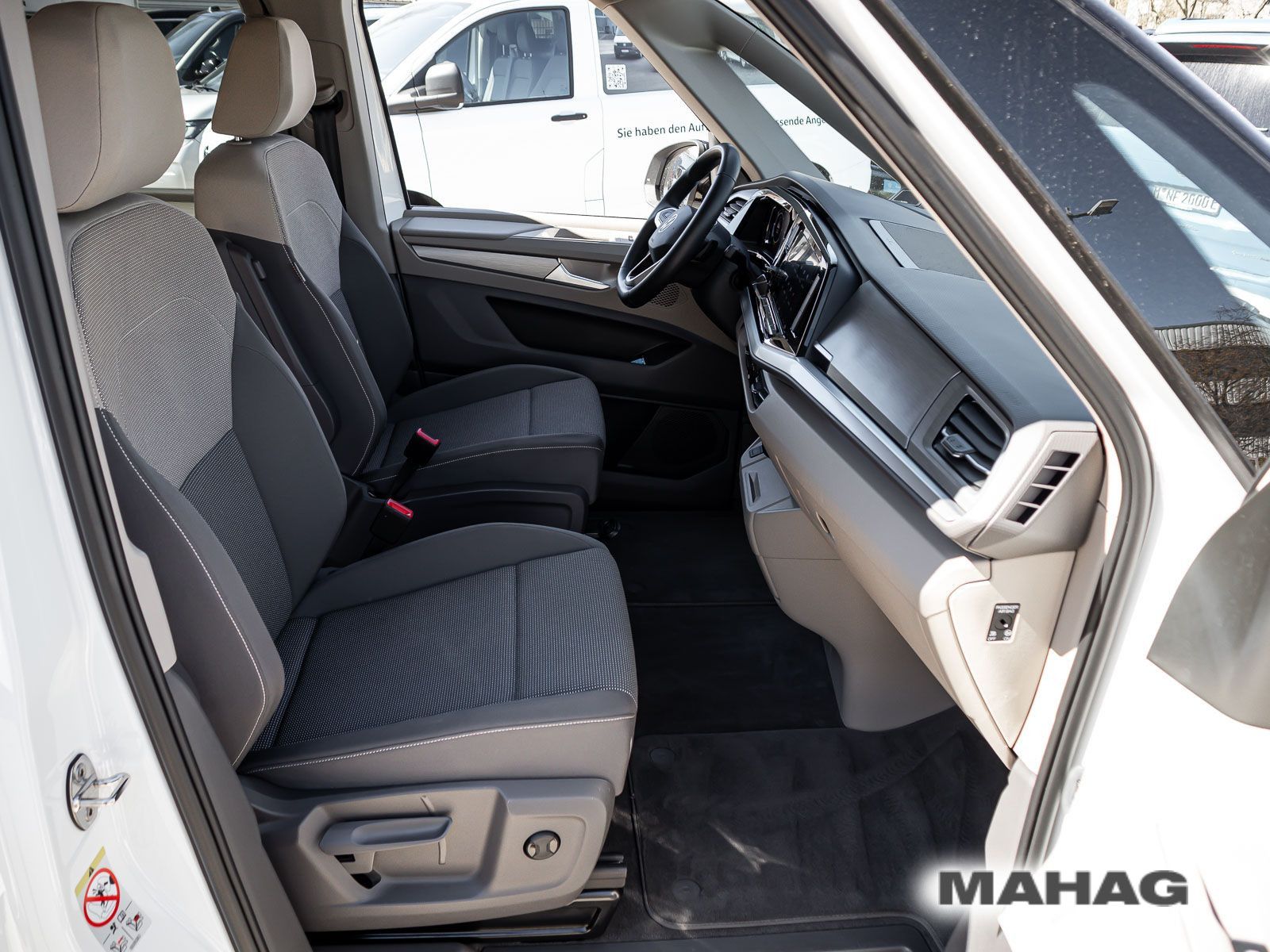 Fahrzeugabbildung Volkswagen Multivan Life KÜ 2.0 TDI