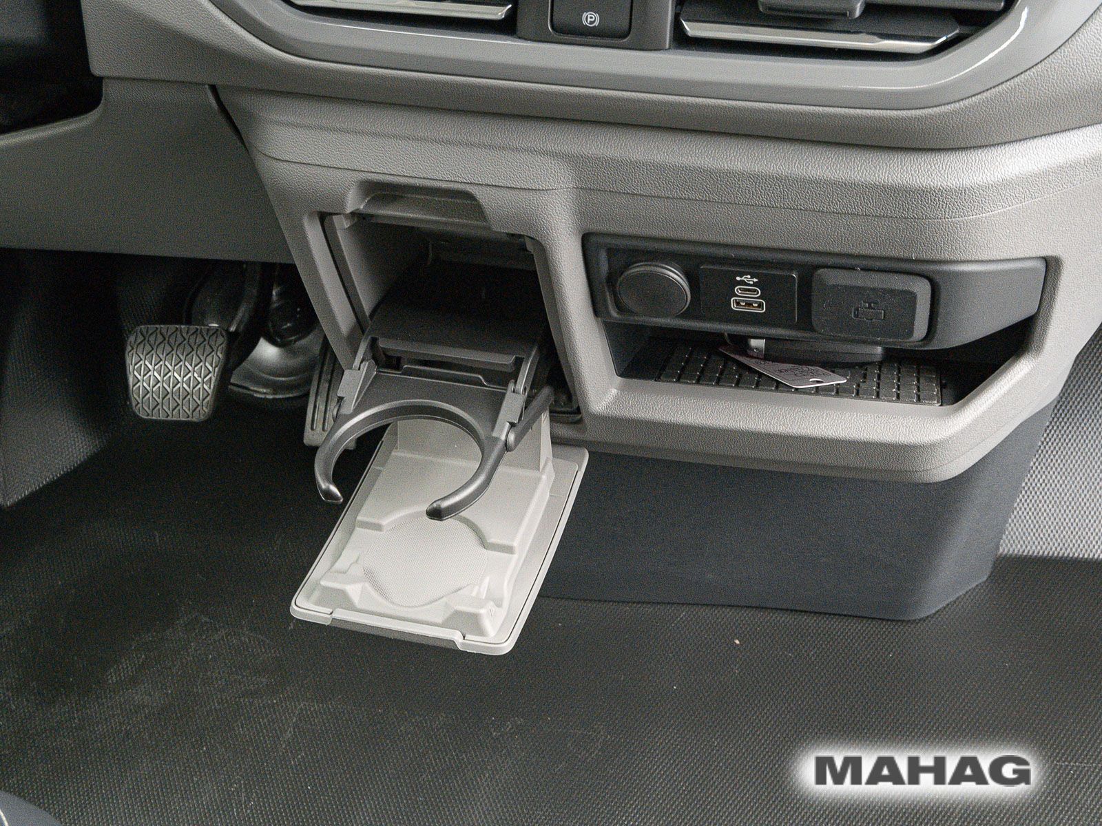 Fahrzeugabbildung Volkswagen Transporter Kasten kurzer Radstand 4motion AG8