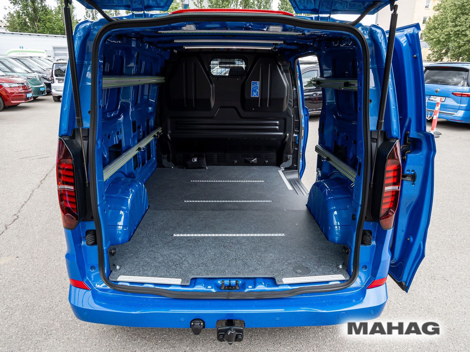 Fahrzeugabbildung Volkswagen Transporter Kasten kurzer Radstand 4motion AG8