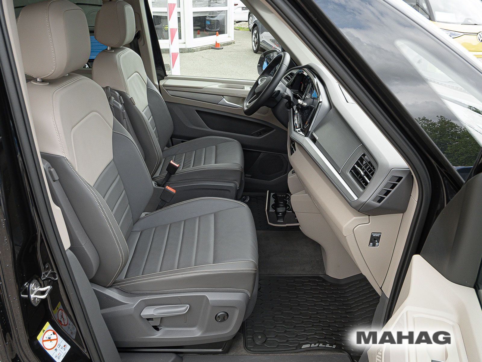 Fahrzeugabbildung Volkswagen Multivan Langversion Style Hybrid 4Motion