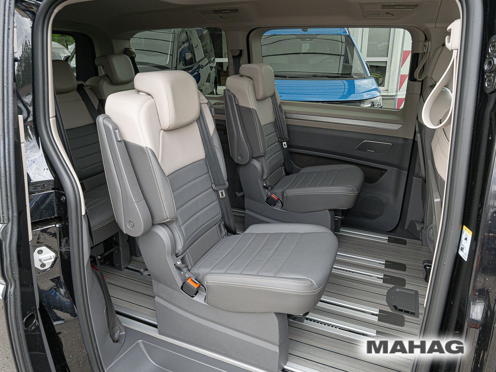 Fahrzeugabbildung Volkswagen Multivan Langversion Style Hybrid 4Motion