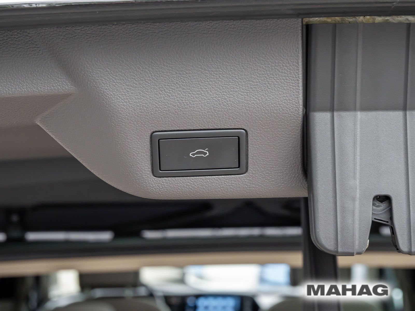 Fahrzeugabbildung Volkswagen Multivan Life 1,4 l 110 kW eHybrid OPF 6-Gang-DS