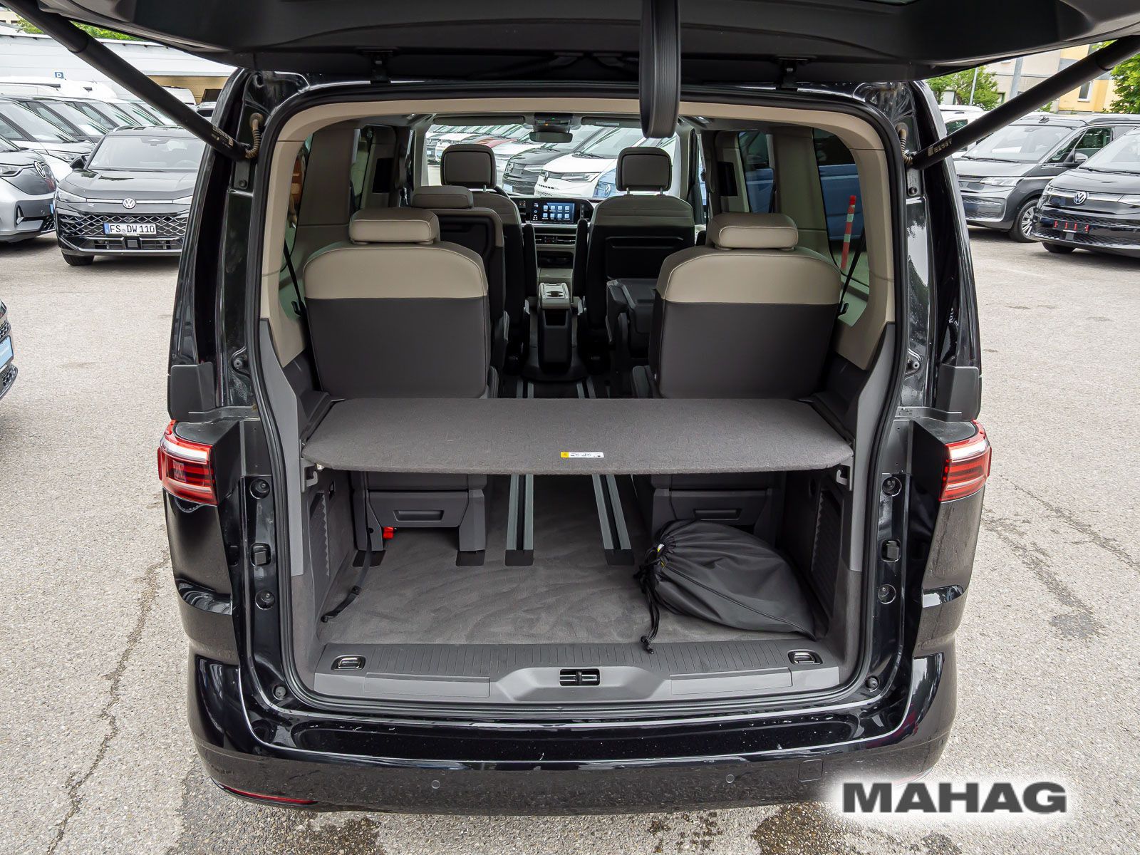 Fahrzeugabbildung Volkswagen Multivan Life 1,4 l 110 kW eHybrid OPF 6-Gang-DS
