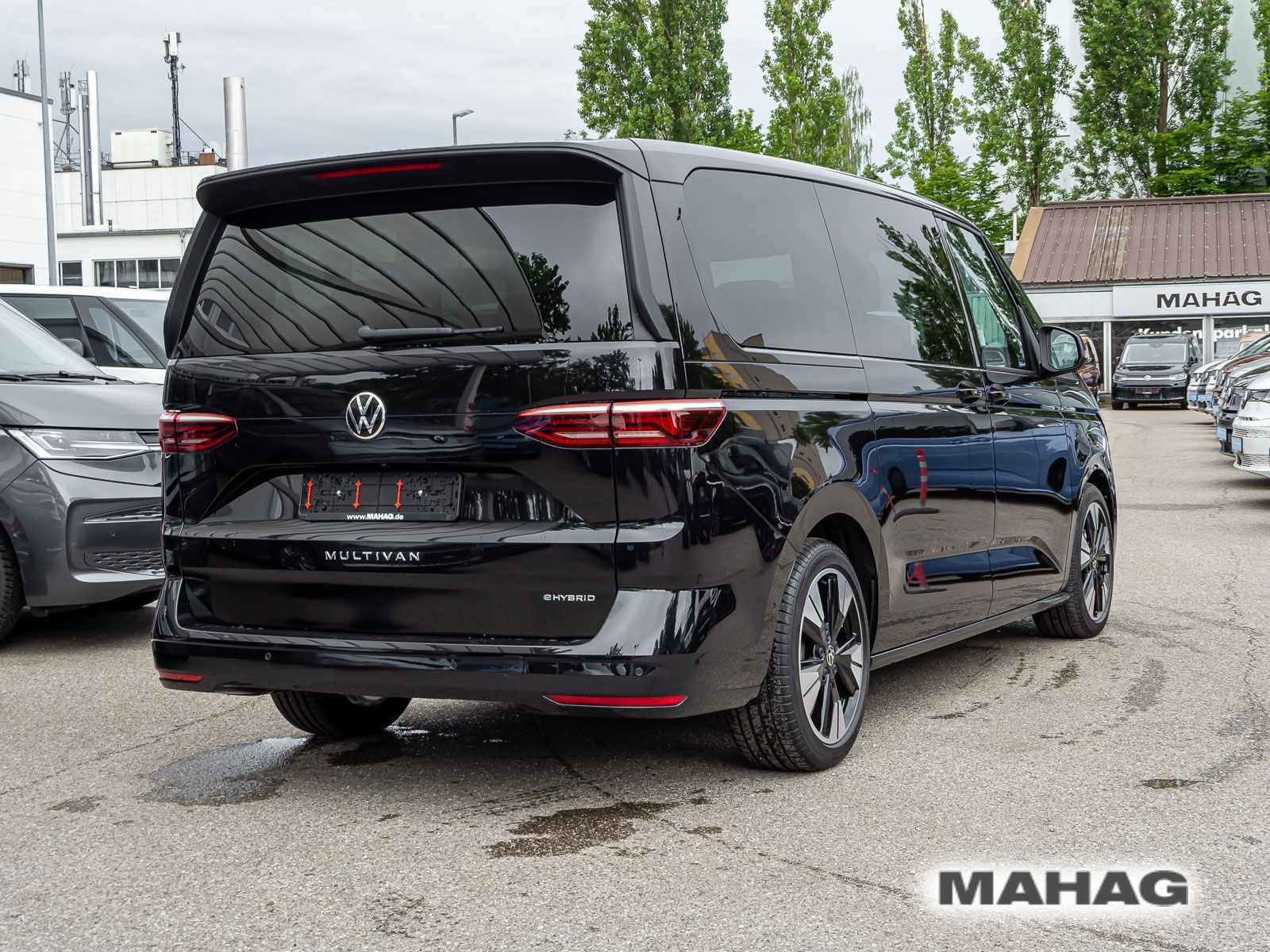 Fahrzeugabbildung Volkswagen Multivan Life 1,4 l 110 kW eHybrid OPF 6-Gang-DS