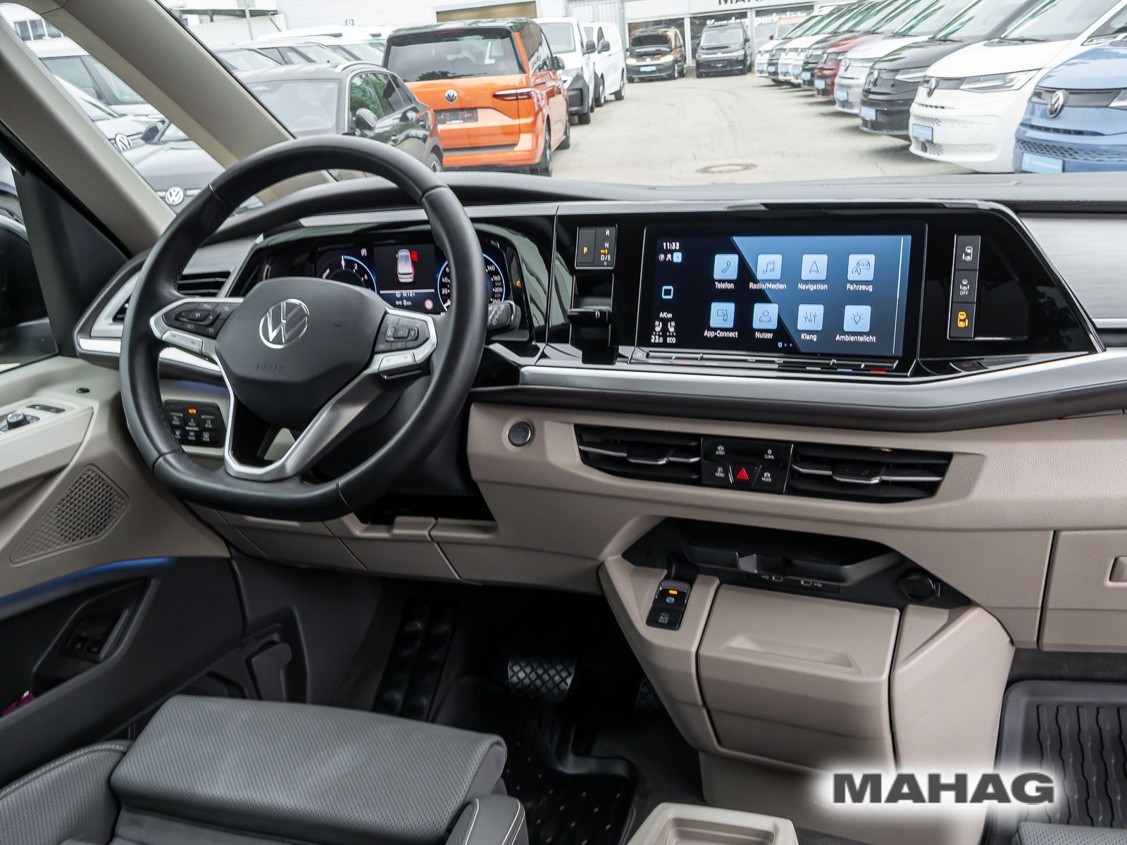 Fahrzeugabbildung Volkswagen Multivan Life 1,4 l 110 kW eHybrid OPF 6-Gang-DS