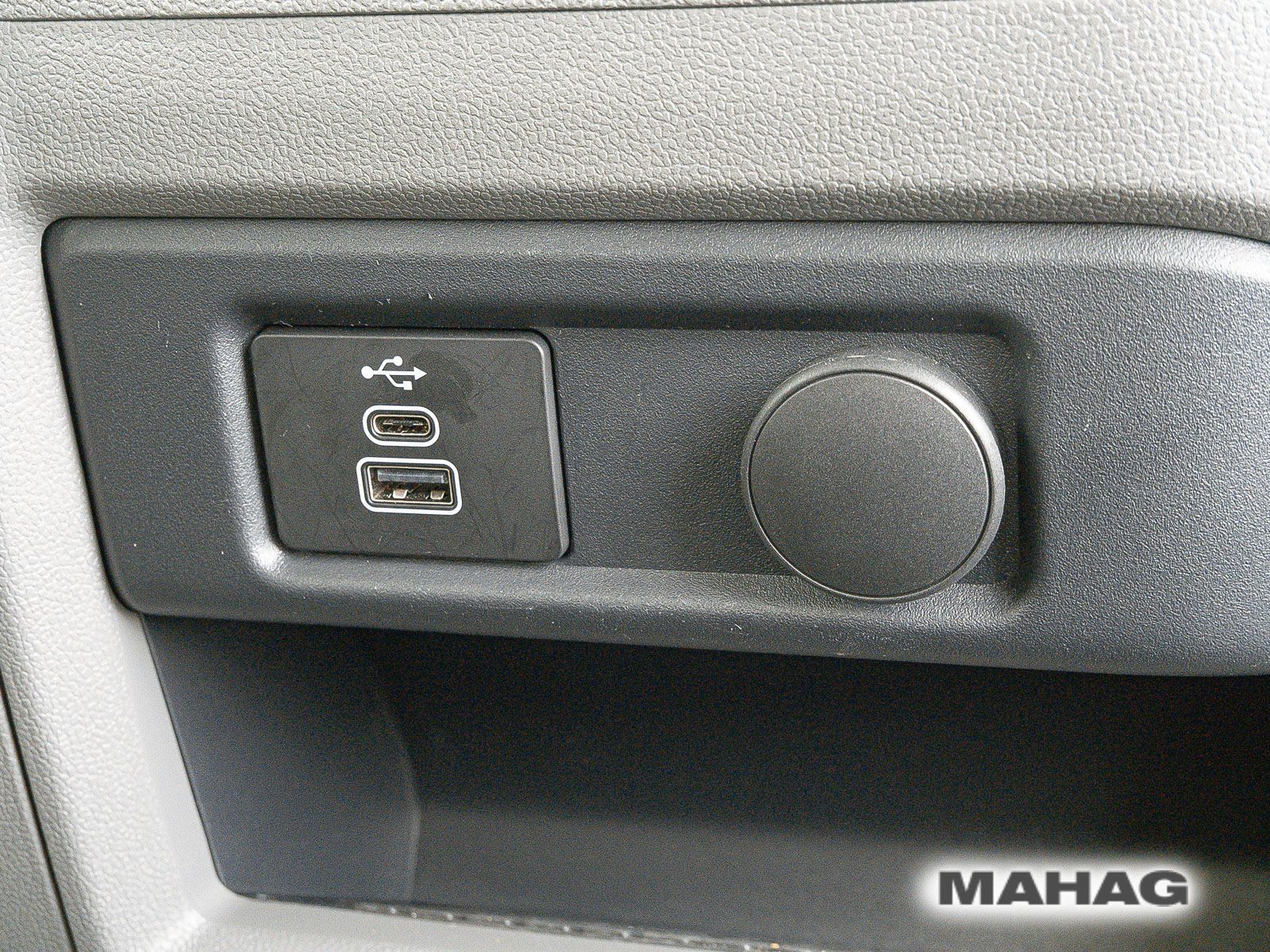 Fahrzeugabbildung Volkswagen Caravelle langer Radstand Style