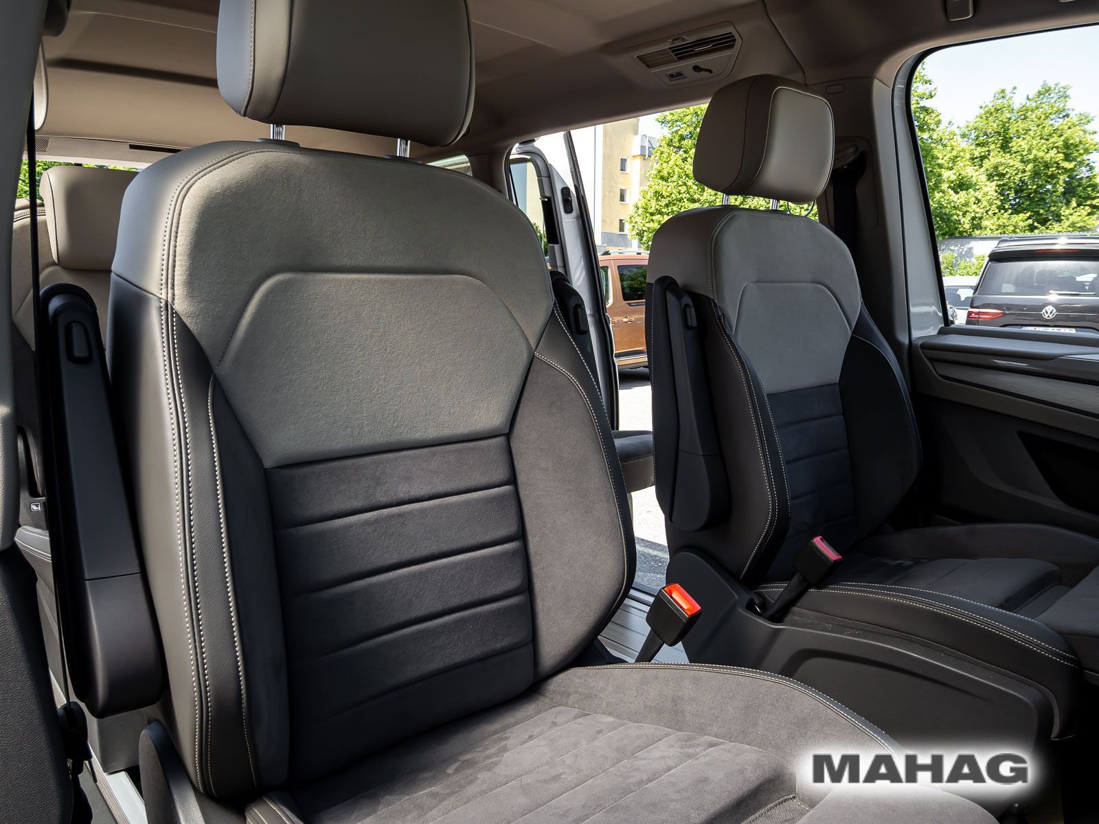 Fahrzeugabbildung Volkswagen Multivan Langversion Style Hybrid 4Motion
