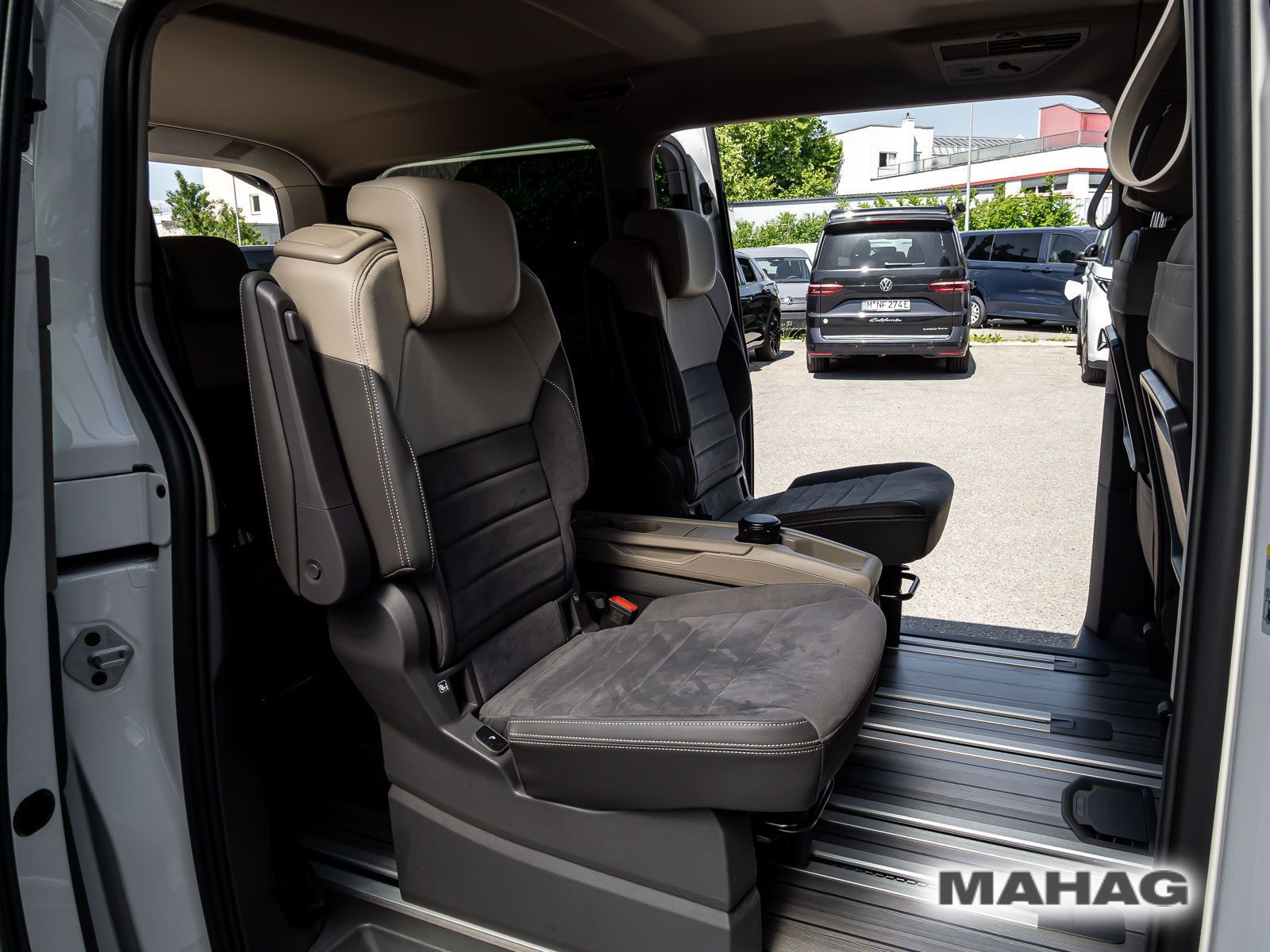 Fahrzeugabbildung Volkswagen Multivan Langversion Style Hybrid 4Motion