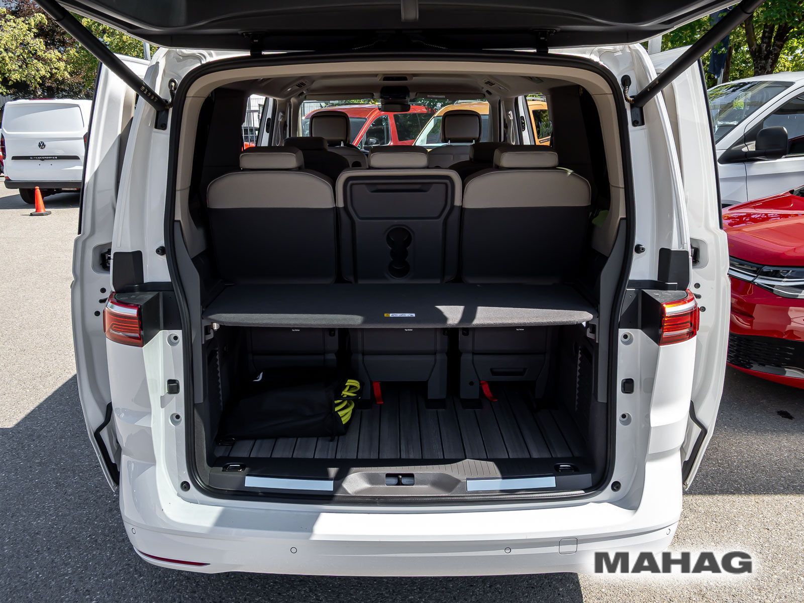 Fahrzeugabbildung Volkswagen Multivan Langversion Style Hybrid 4Motion