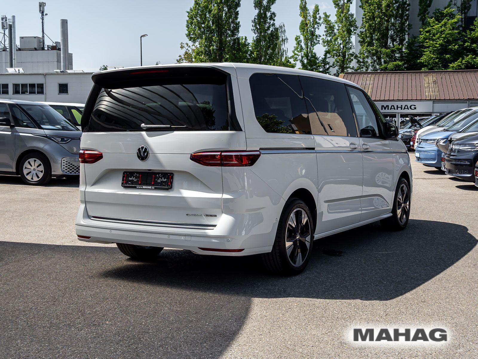 Fahrzeugabbildung Volkswagen Multivan Langversion Style Hybrid 4Motion